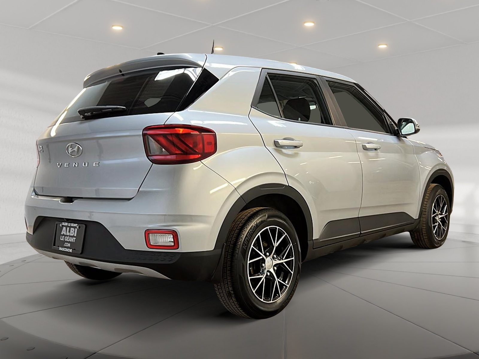 Hyundai Venue ESSENTIEL 2022 - image #4