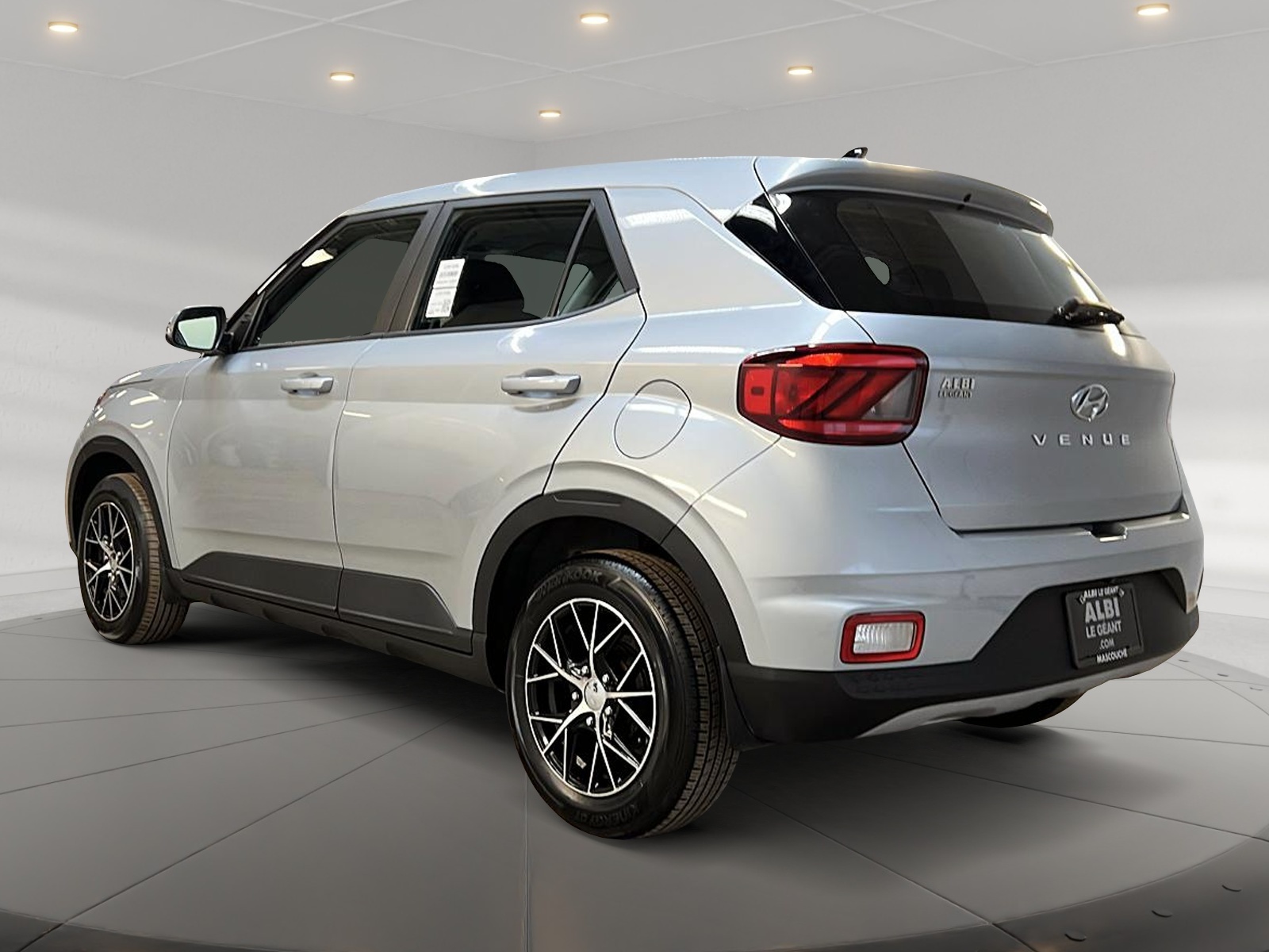 Hyundai Venue ESSENTIEL 2022 - image #6