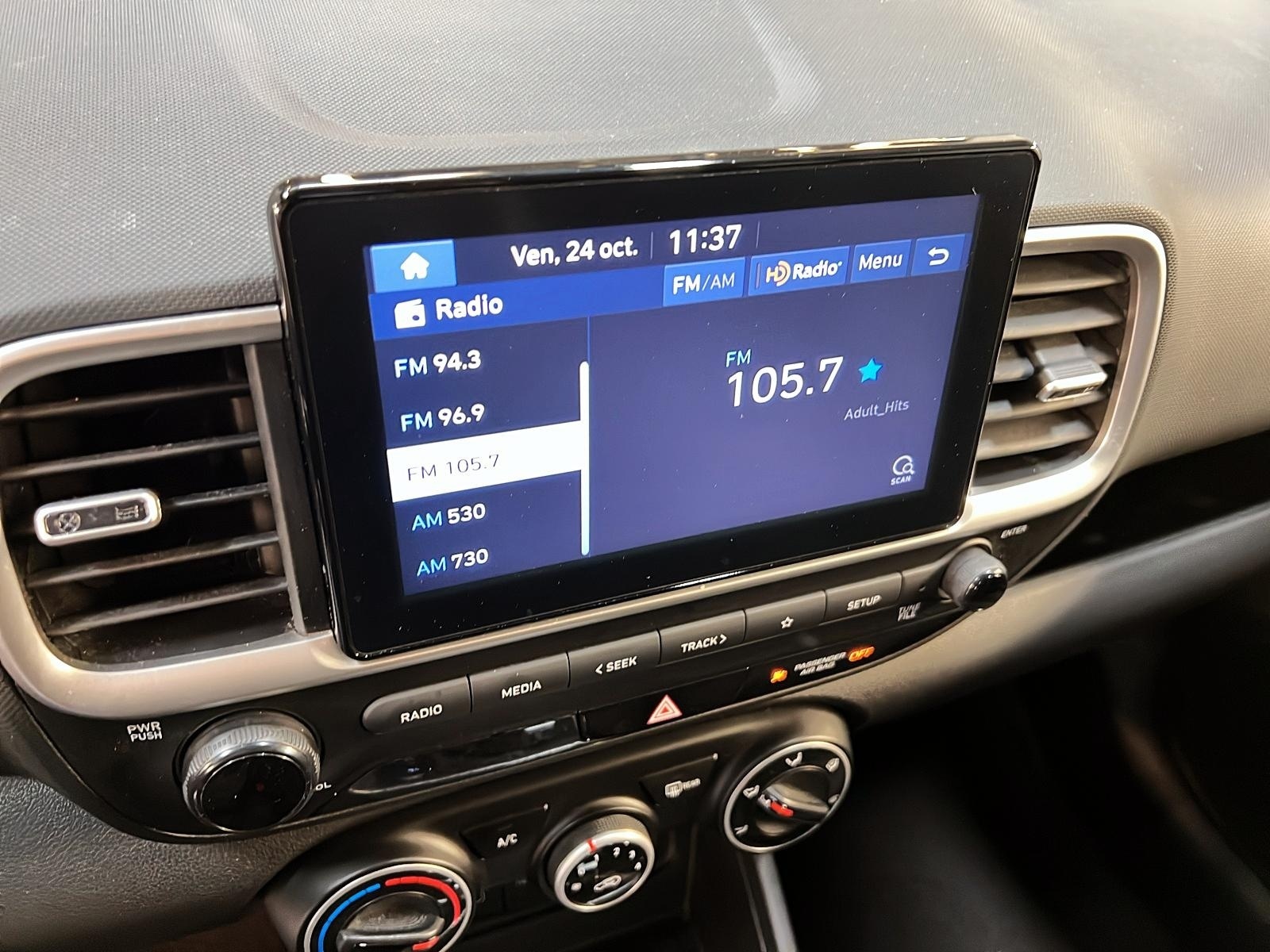 Hyundai Venue ESSENTIEL 2022 - image #15