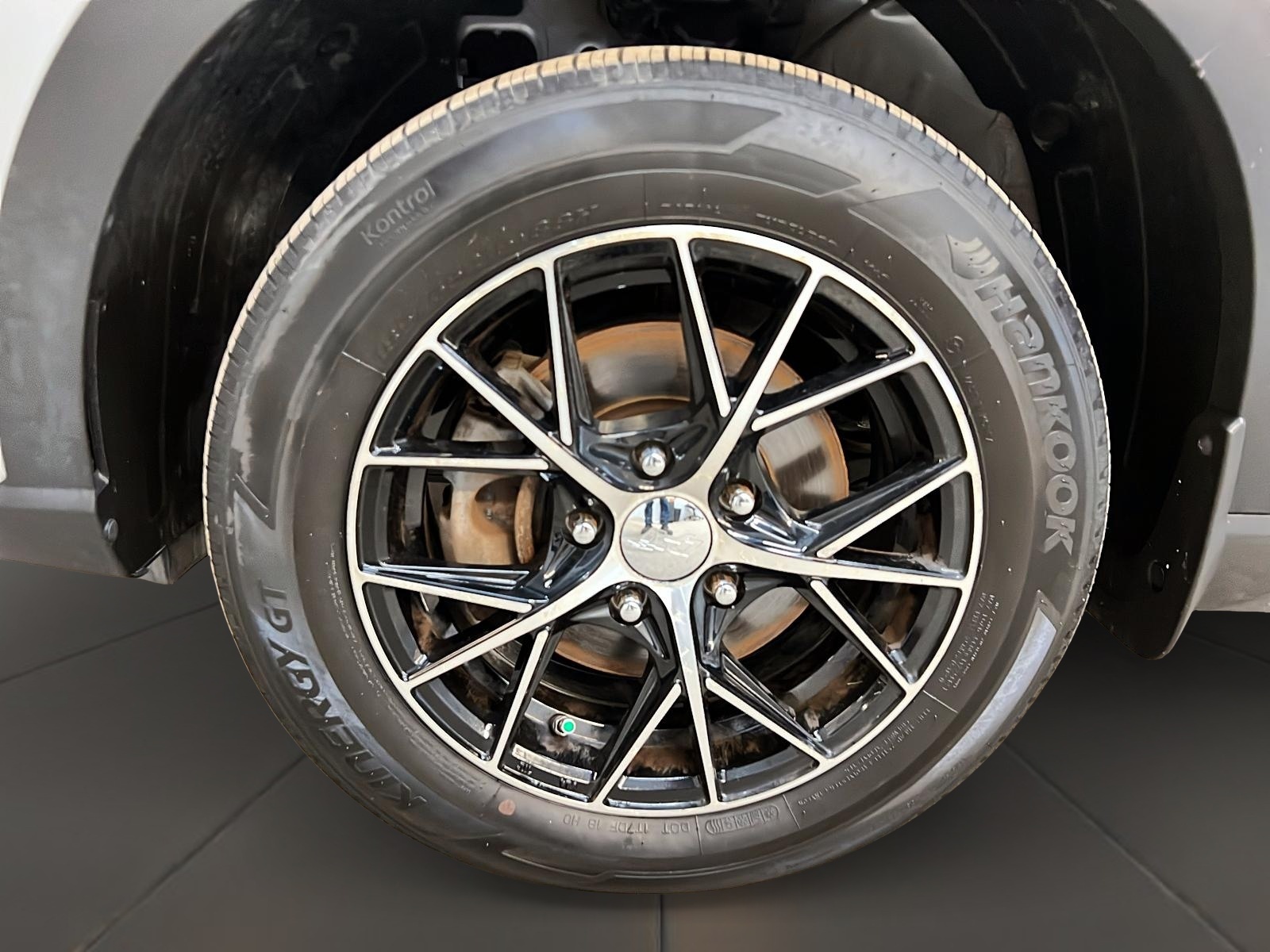 Hyundai Venue ESSENTIEL 2022 - image #23