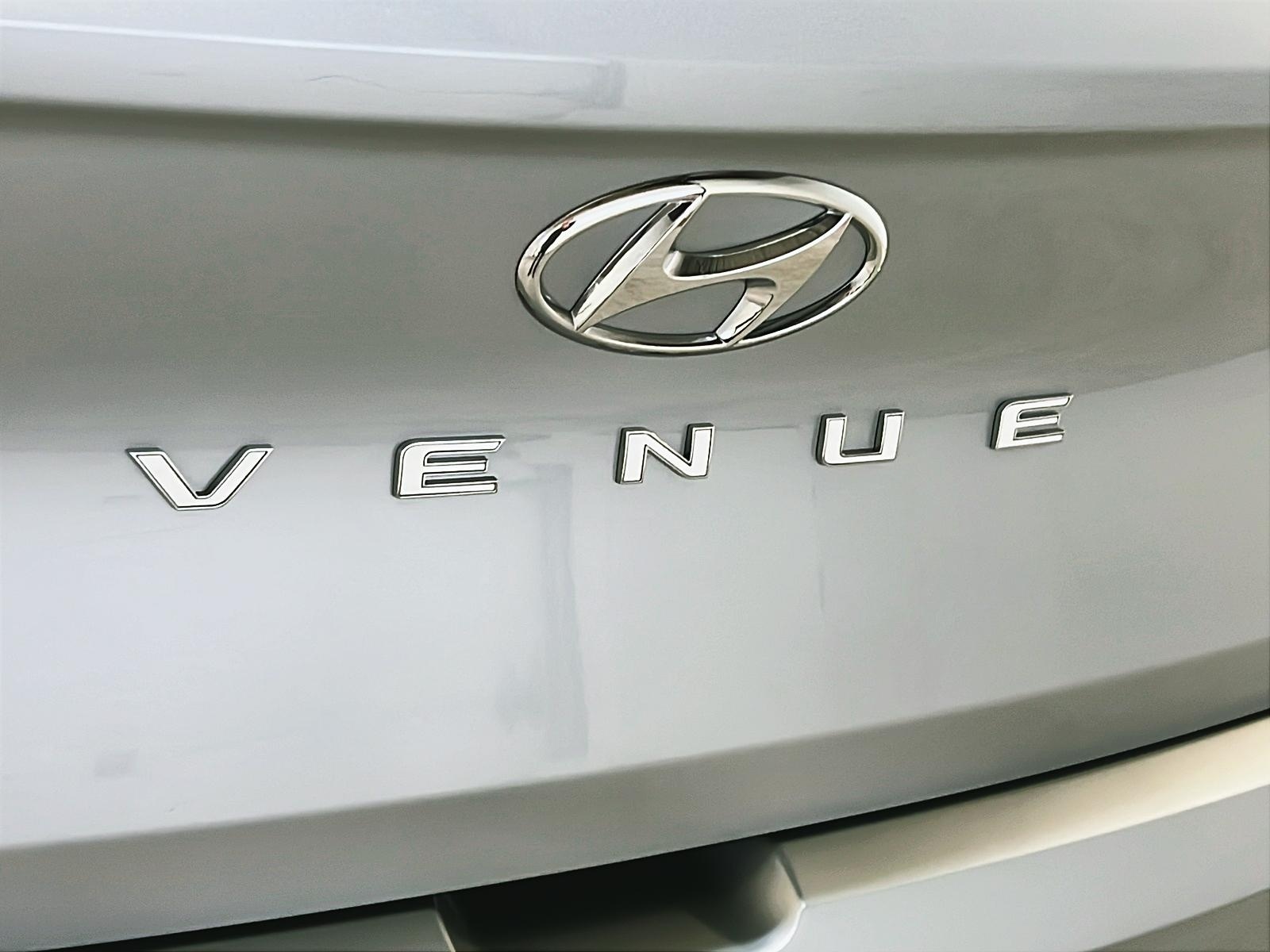 Hyundai Venue ESSENTIEL 2022 - image #22