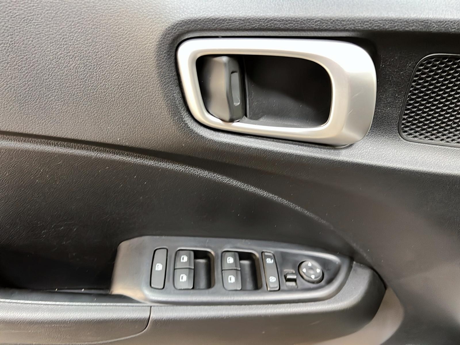 Hyundai Venue ESSENTIEL 2022 - image #20