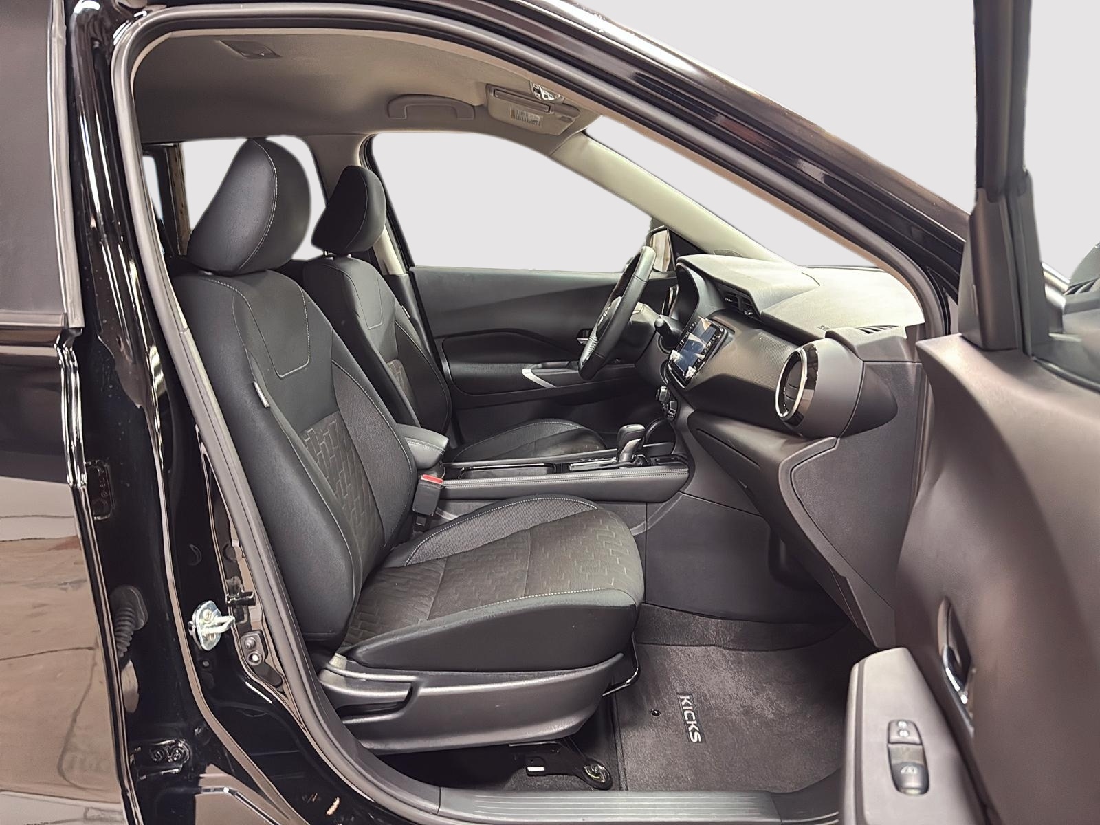 Nissan Kicks SV 2024 — photo 8
