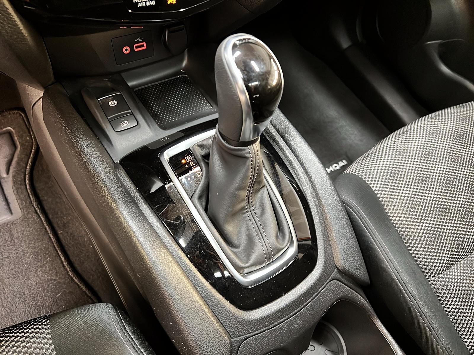 Nissan Qashqai SV TOIT 4RM 2023 - image #14