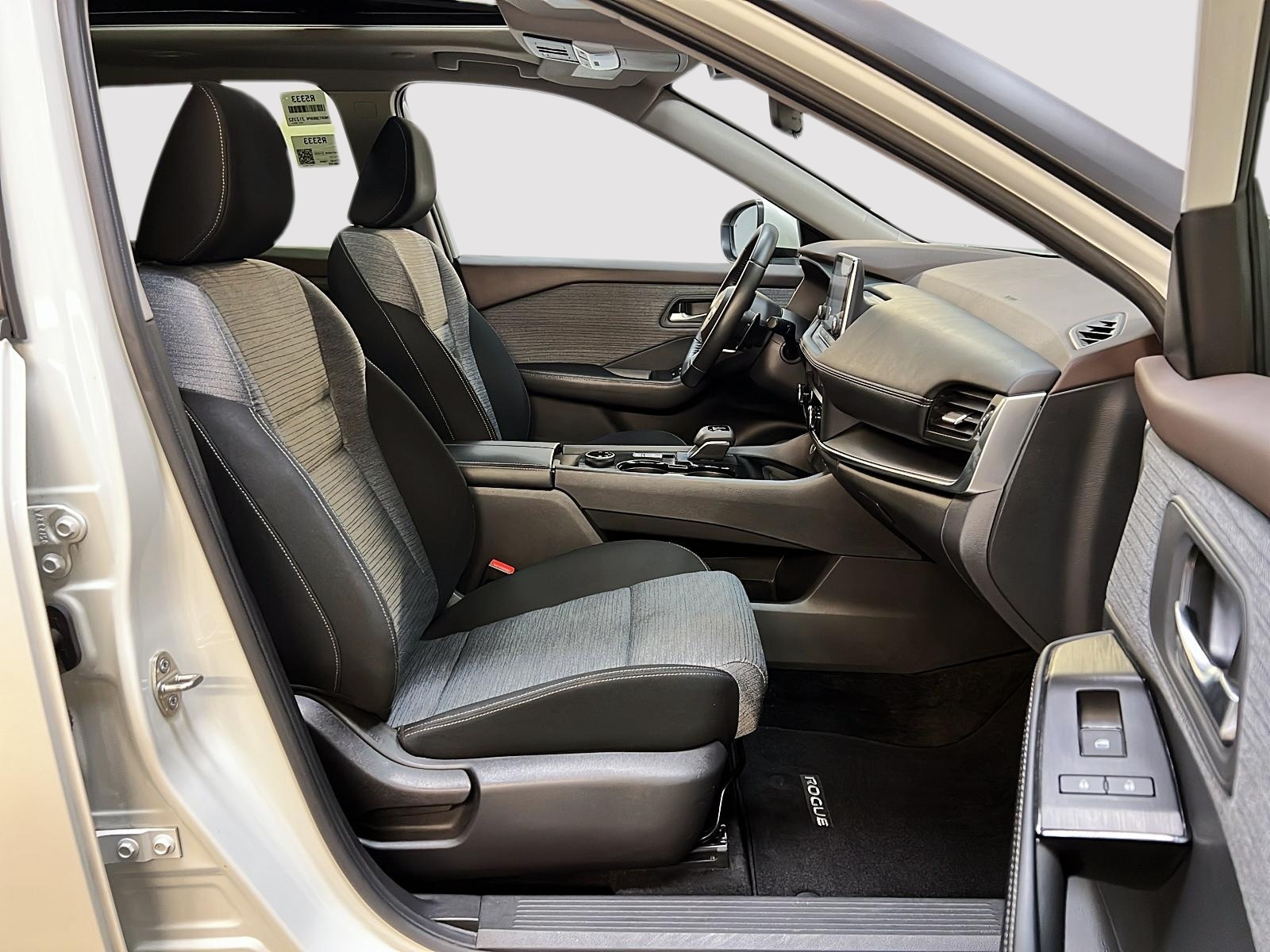 Nissan Rogue SV TOIT PANO 4RM 2023 — photo 8