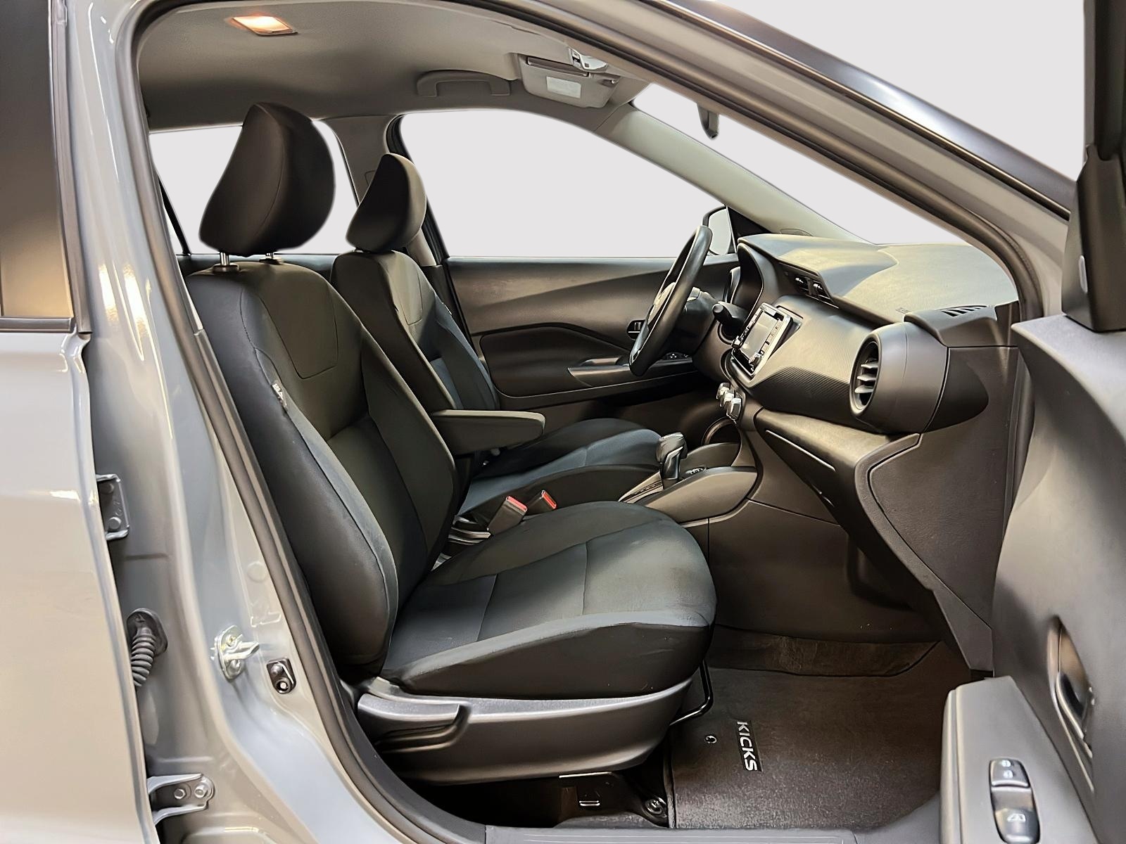 Nissan Kicks S 2023 — photo 8