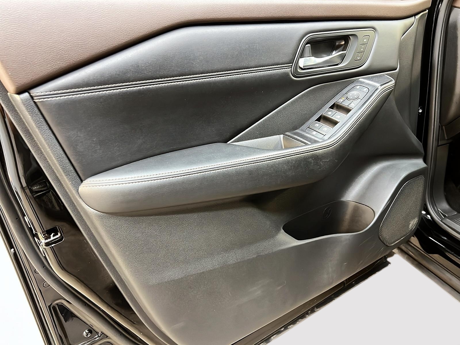 Nissan Rogue SL CUIR TOIT PANO NAV 4RM 2023 - image #26