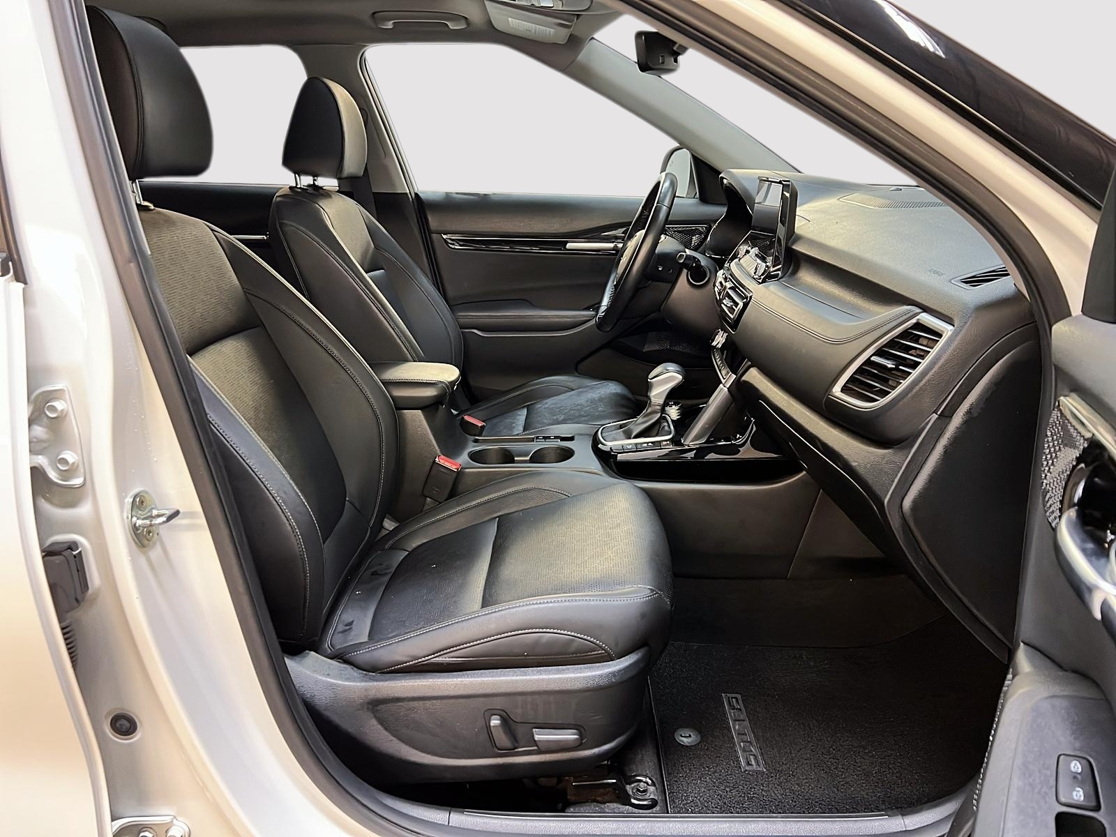 Kia SELTOS EX PREMIUM CUIR TOIT NAV 4RM 2022 - image #8