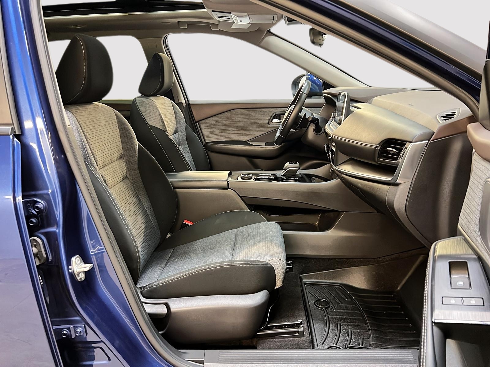 Nissan Rogue SV TOIT PANO 4RM 2023 — photo 8