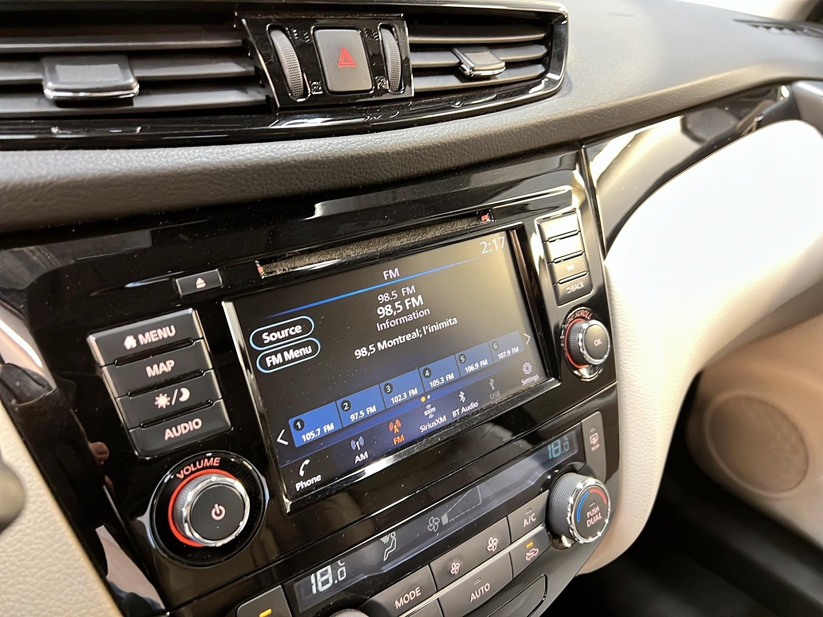 Nissan Qashqai SL CUIR TOIT NAV 4RM 2023 - image #17