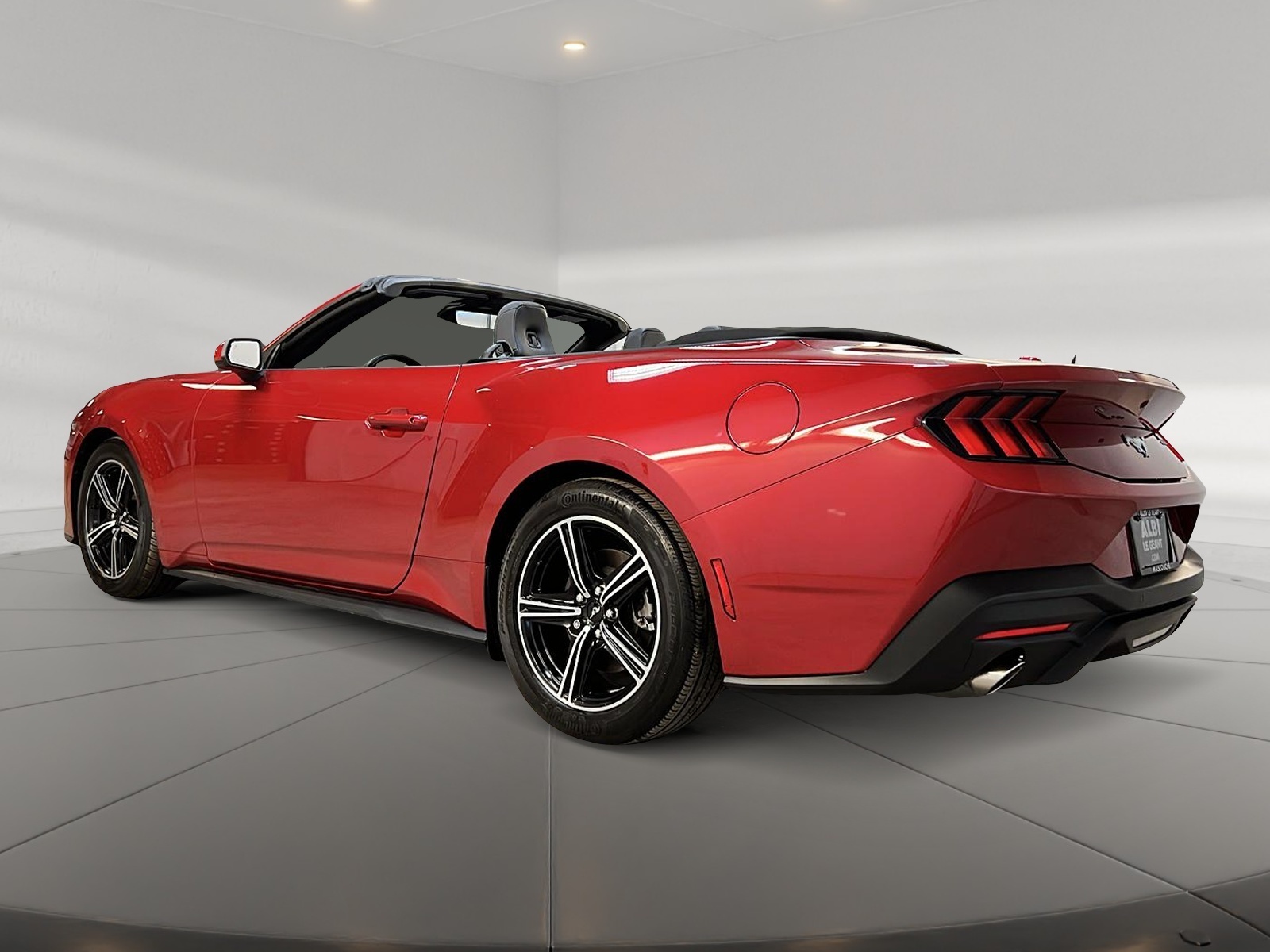 Ford Mustang ECOBOOST CONVERTIBLE 2024 - image #9