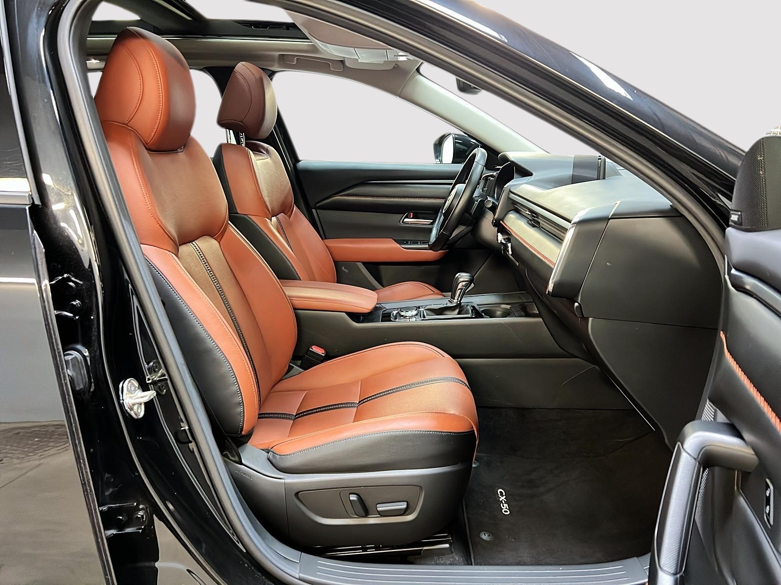 Mazda CX-50 GT TURBO CUIR TOIT PANO NAV 4RM 2024 - image #8