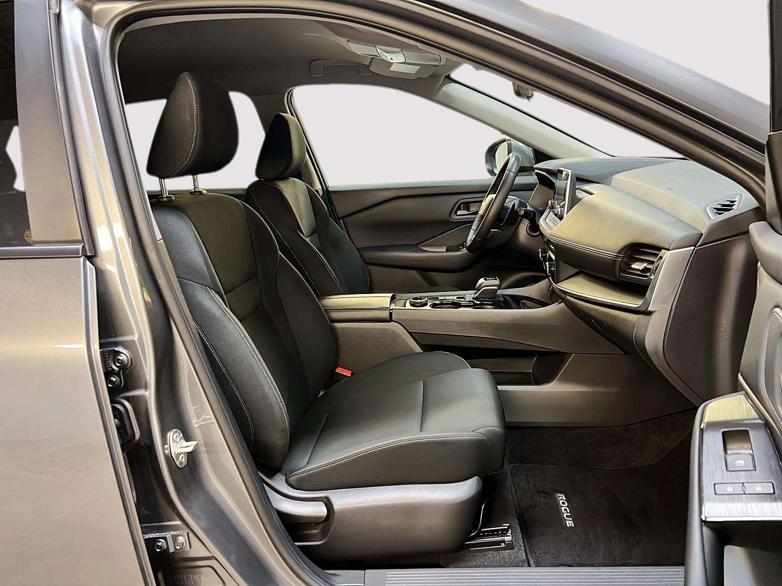 Nissan Rogue S 4RM 2025 - image #8