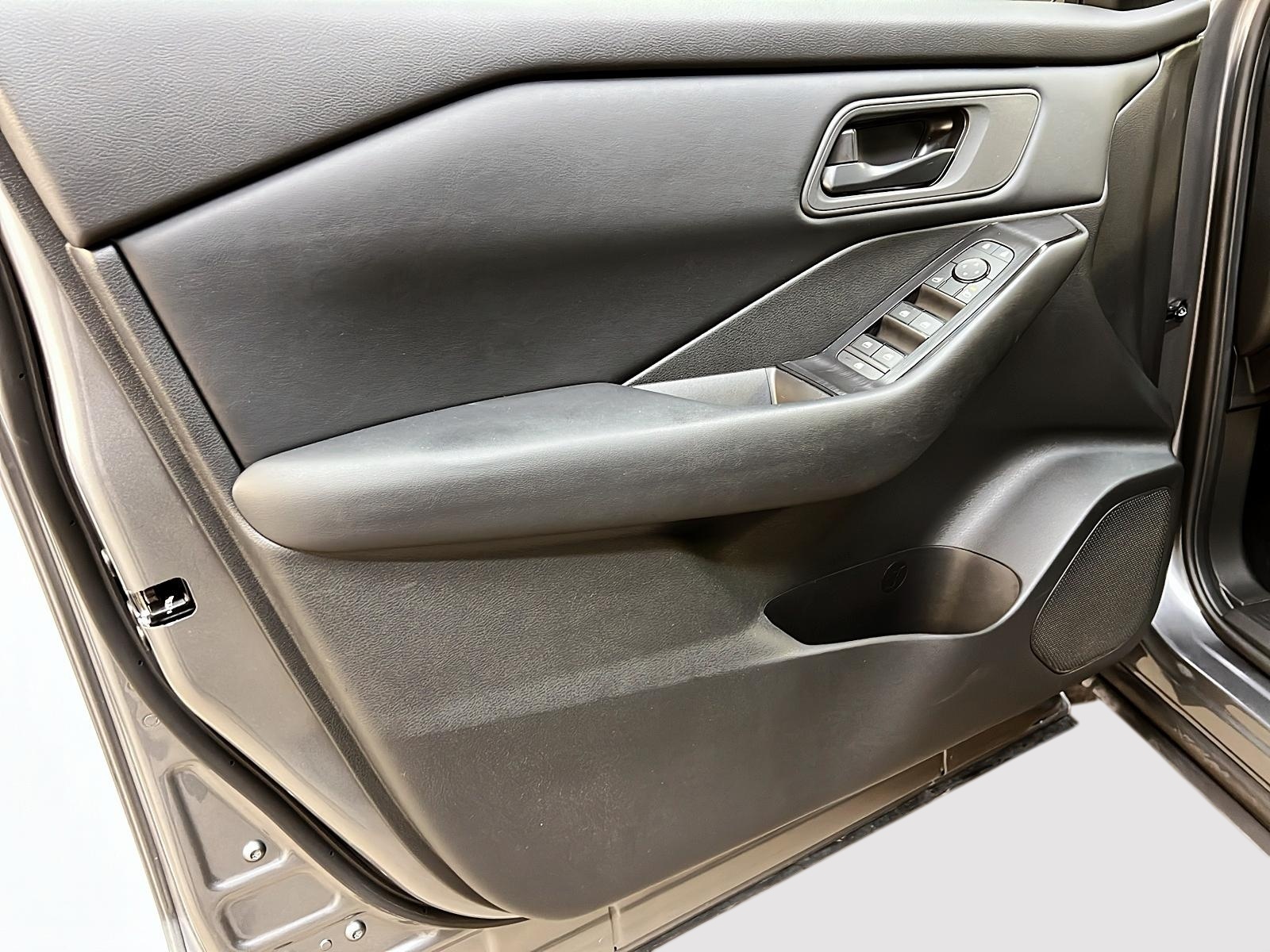 Nissan Rogue S 4RM 2025 - image #22