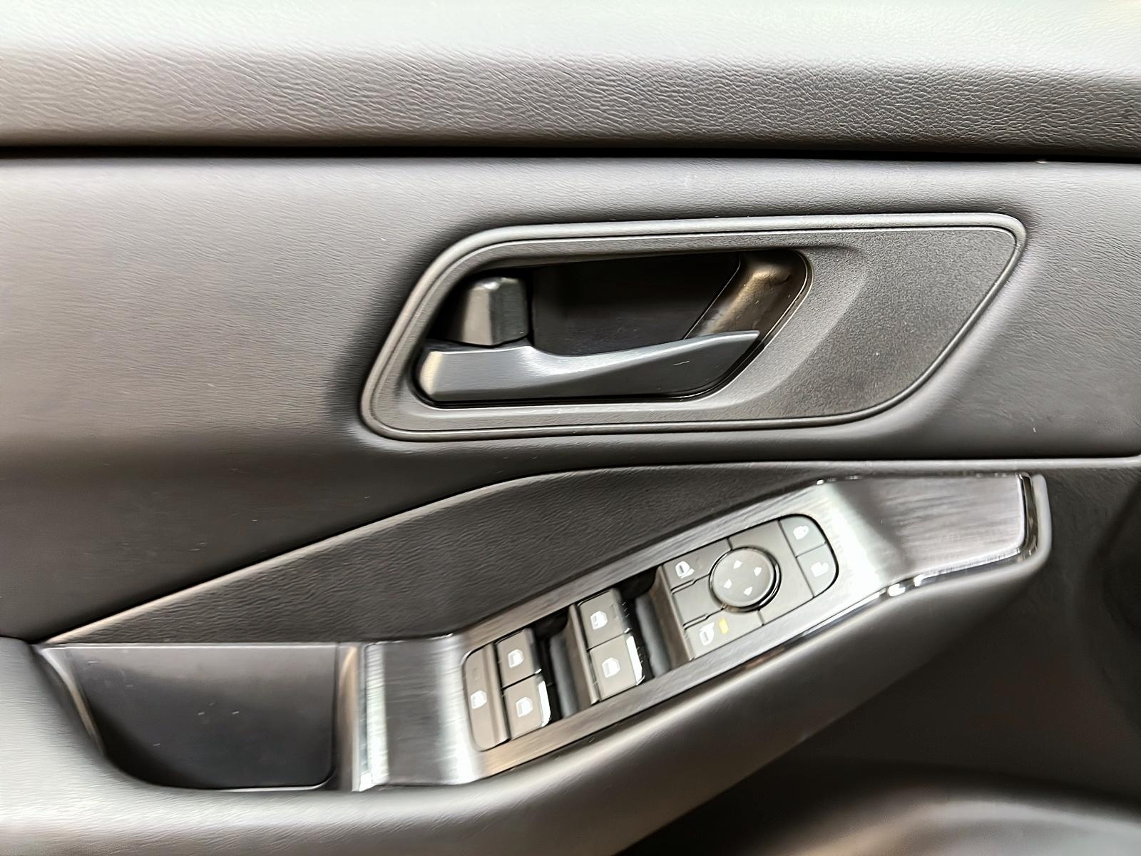 Nissan Rogue S 4RM 2025 - image #21