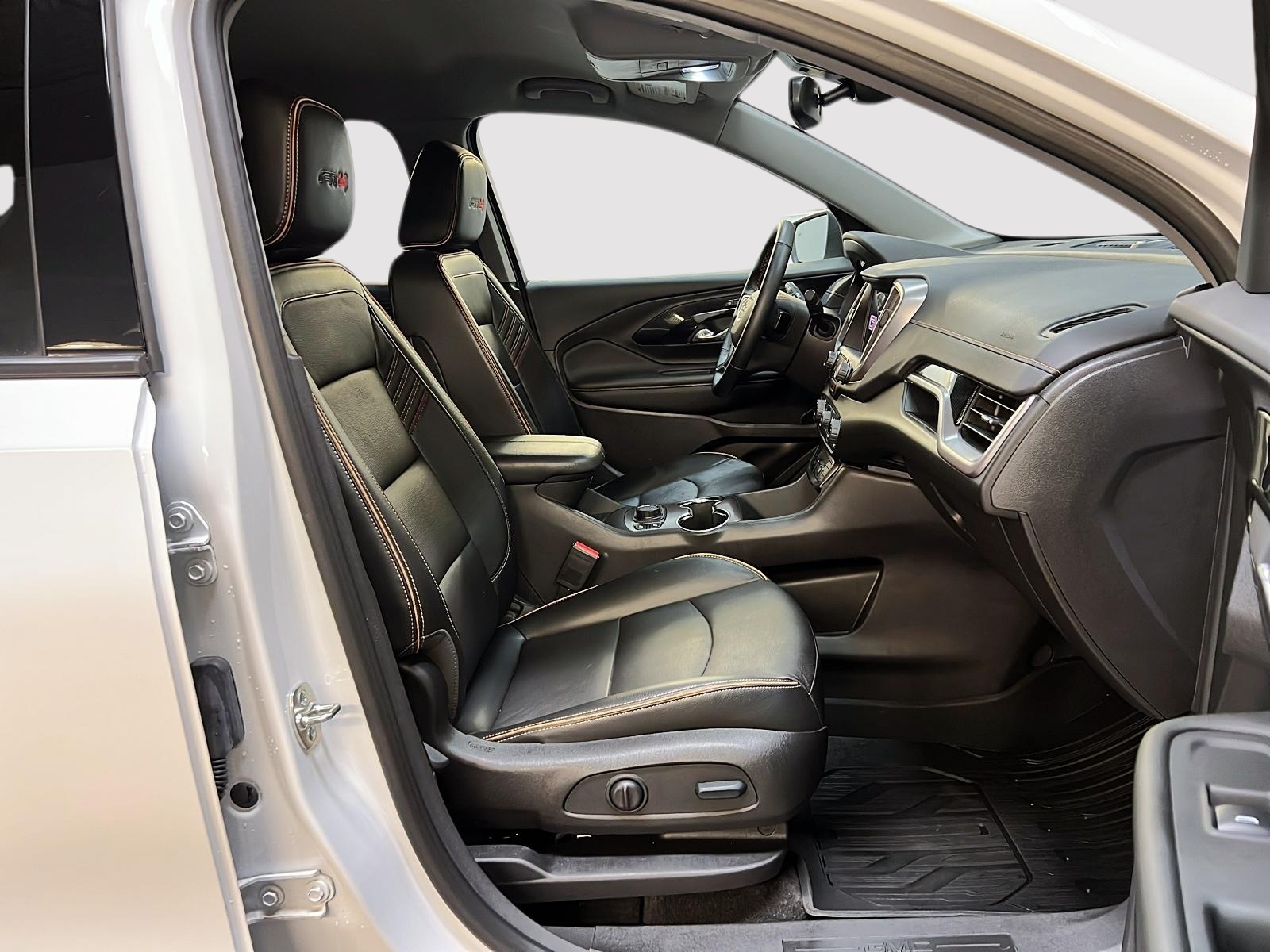 GMC Terrain AT4 CUIR 4RM 2024 - image #8