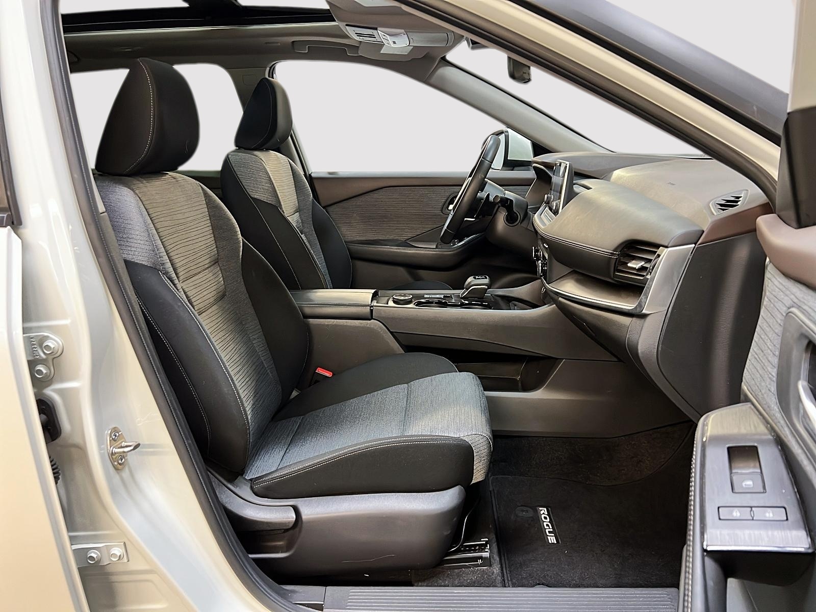 Nissan Rogue SV TOIT PANO 4RM 2023 — photo 8