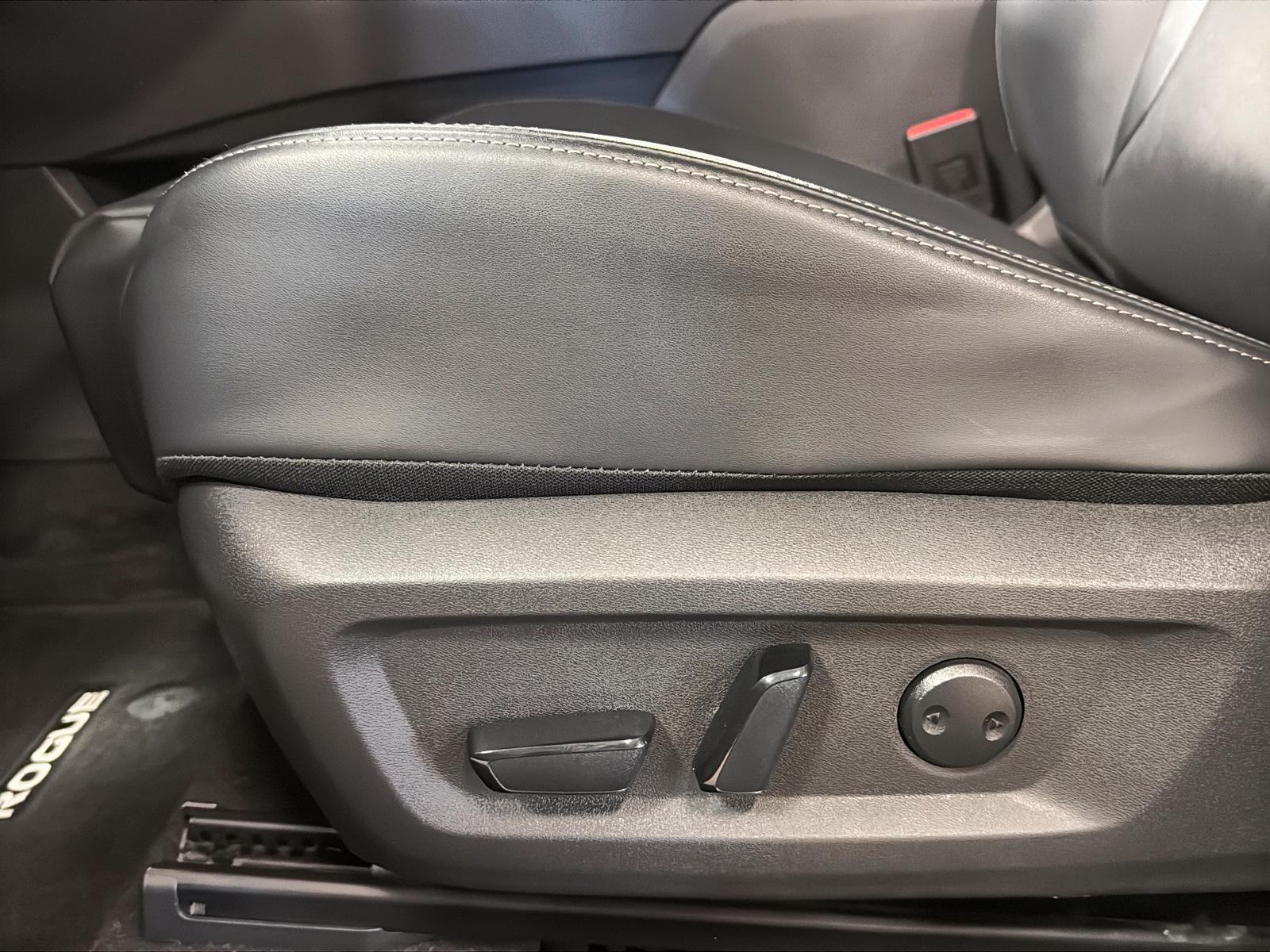 Nissan Rogue SV MIDNIGHT CUIR TOIT PANO 4RM 2023 - image #25