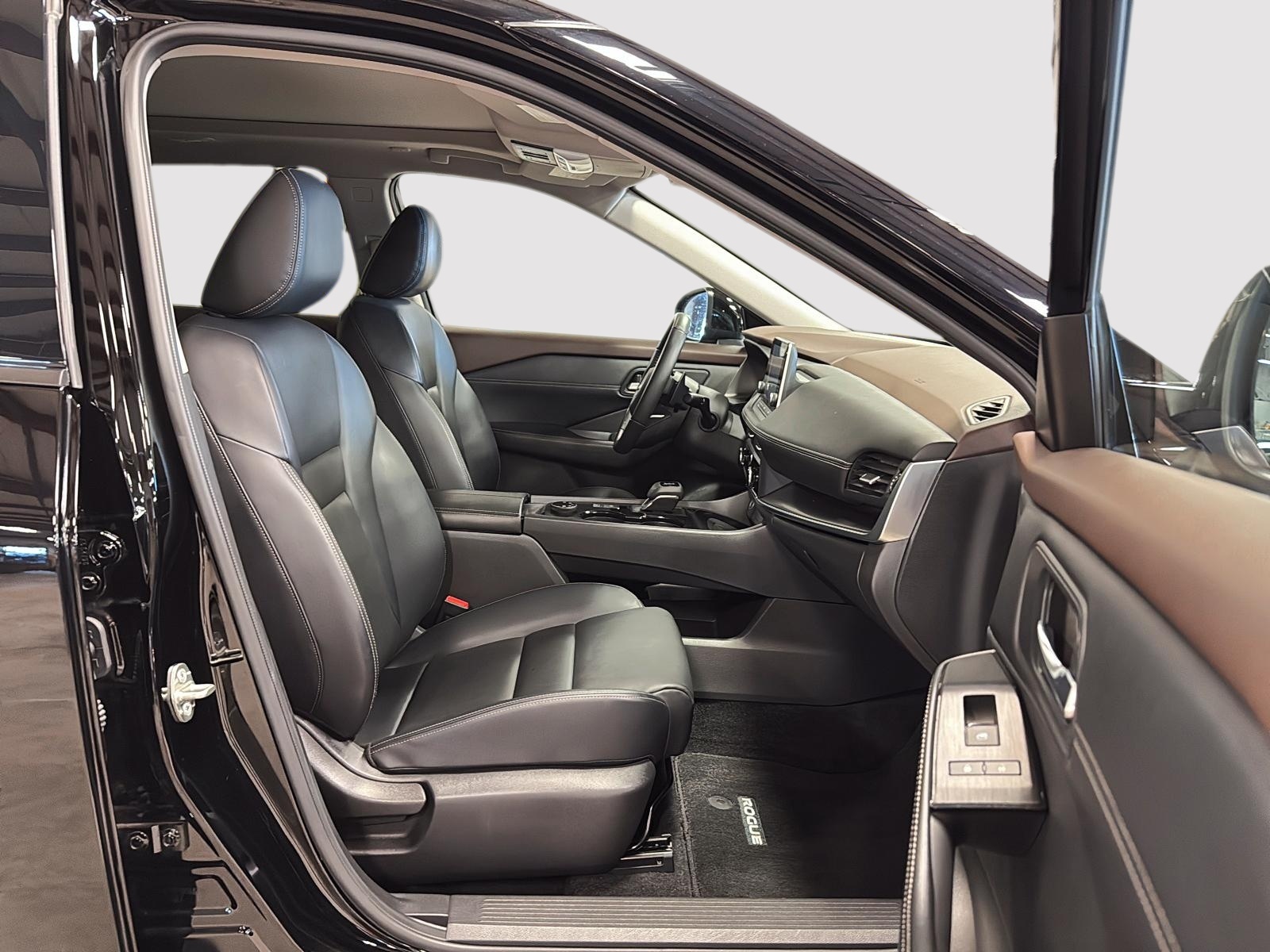 Nissan Rogue SV MIDNIGHT CUIR TOIT PANO 4RM 2023 - image #8