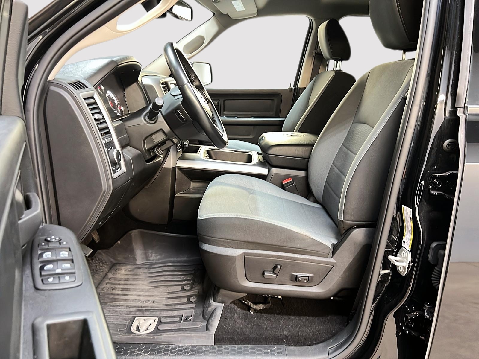 RAM 1500 Classic 2023 - Image #7