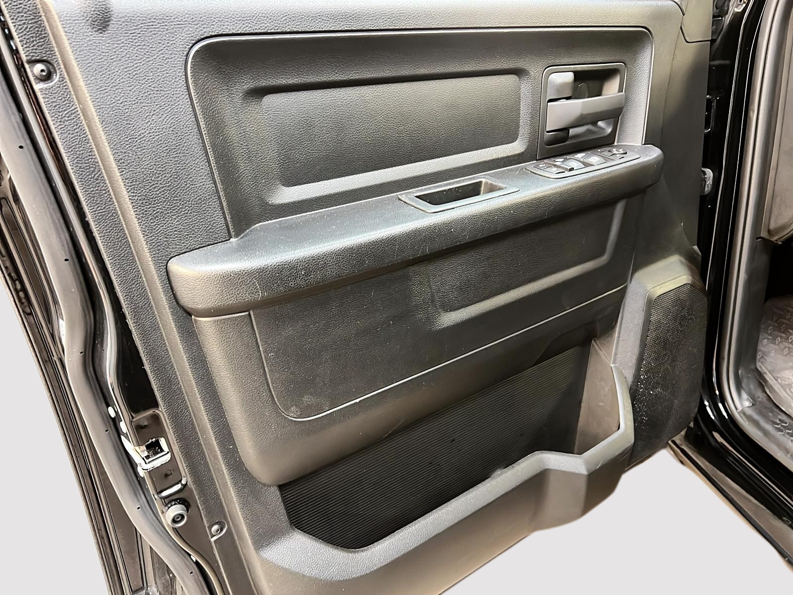 RAM 1500 Classic 2023 - Image #21