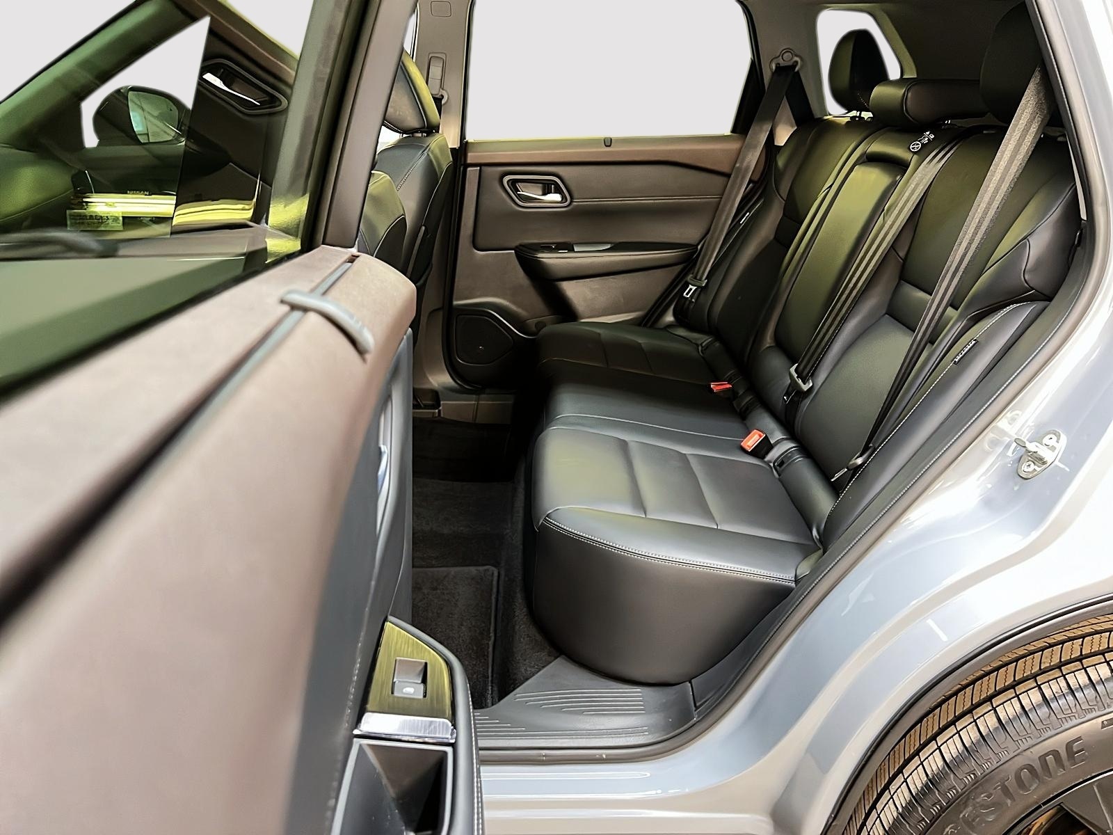 Nissan Rogue SV MIDNIGHT CUIR TOIT PANO 4RM 2023 - image #9