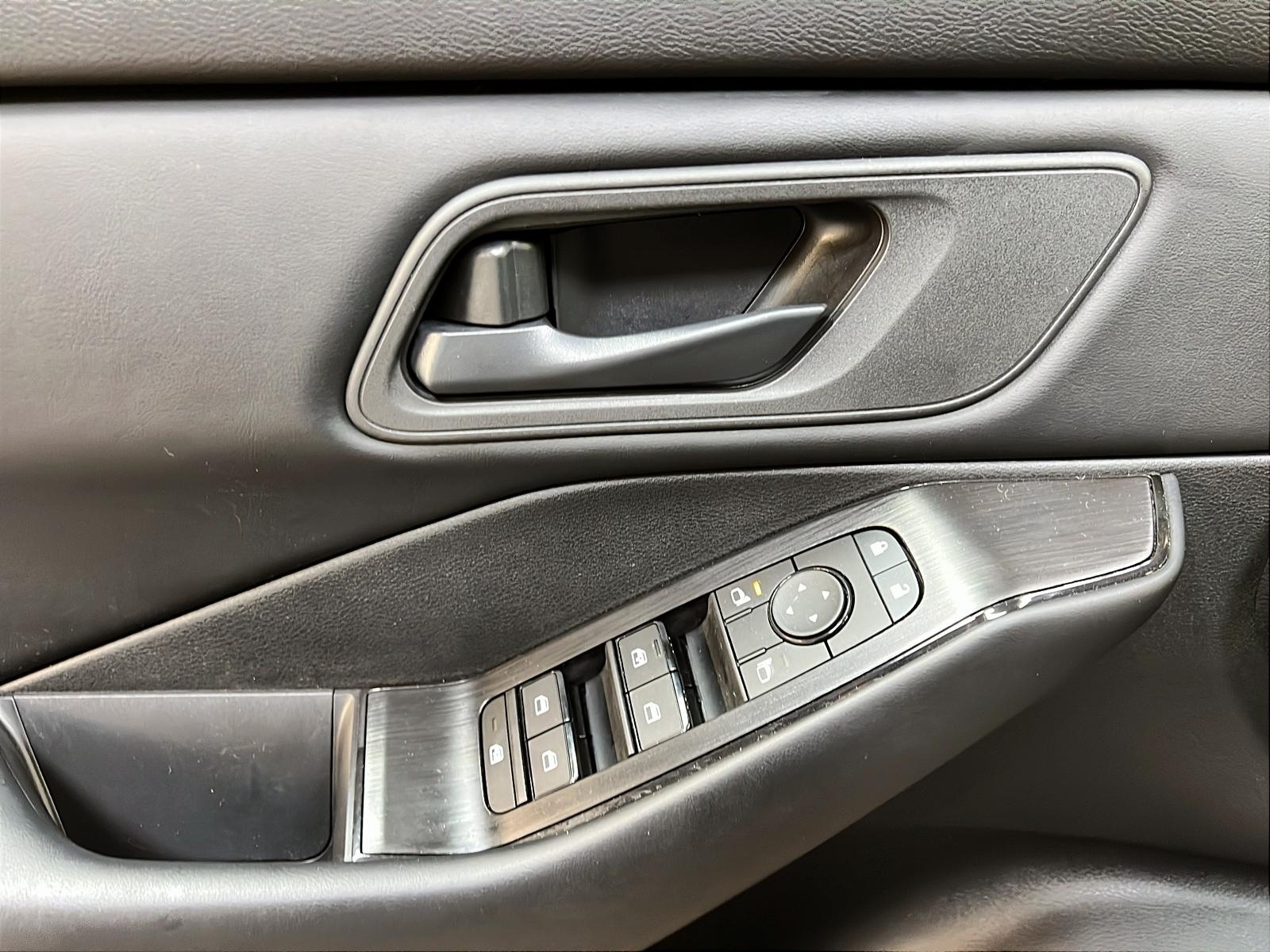 Nissan Rogue S 4RM 2025 - image #21