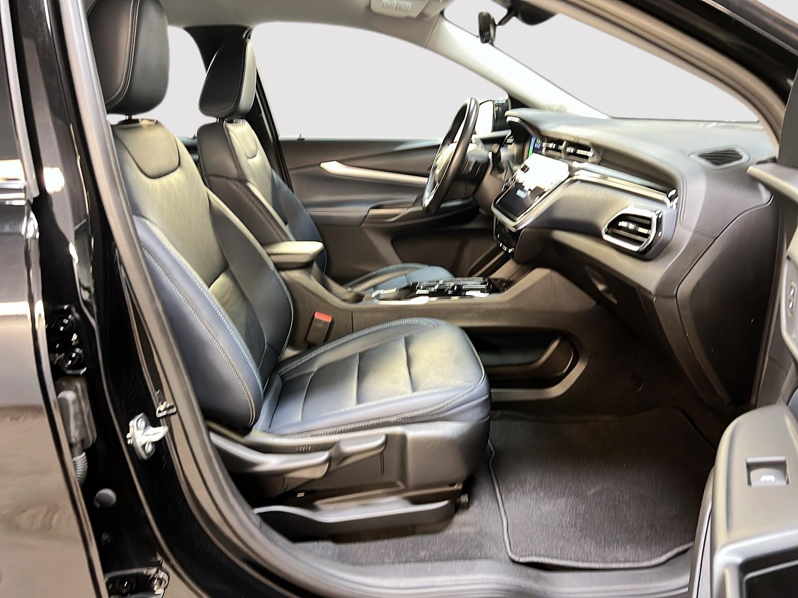 Chevrolet Bolt EUV PREMIER CUIR 2023 - image #8