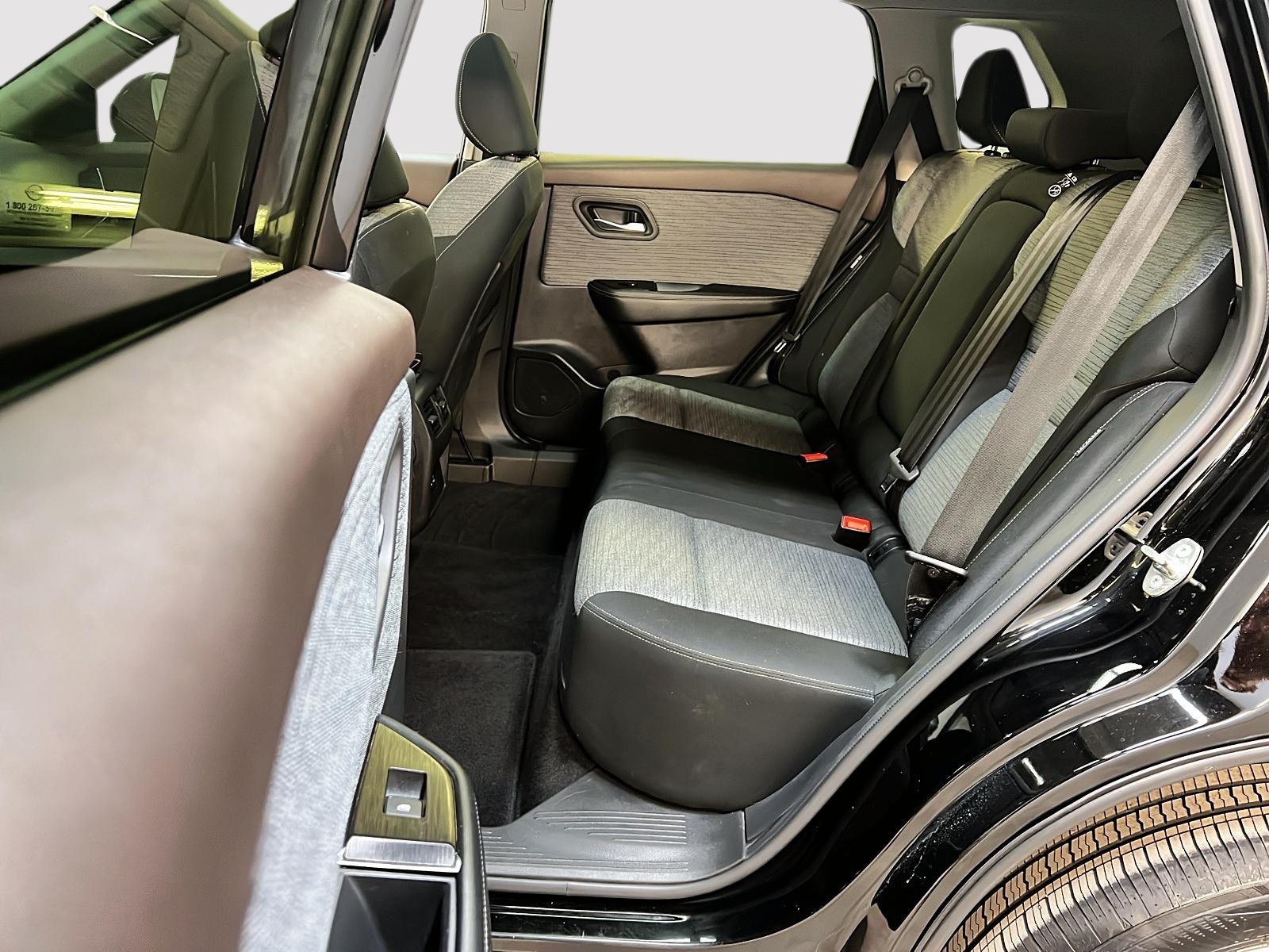 Nissan Rogue SV TOIT PANO 4RM 2023 - image #9