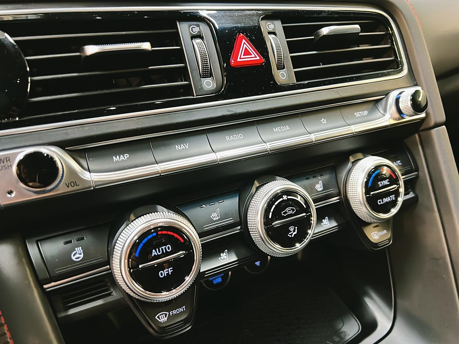 Genesis G70 2023 - Image #16