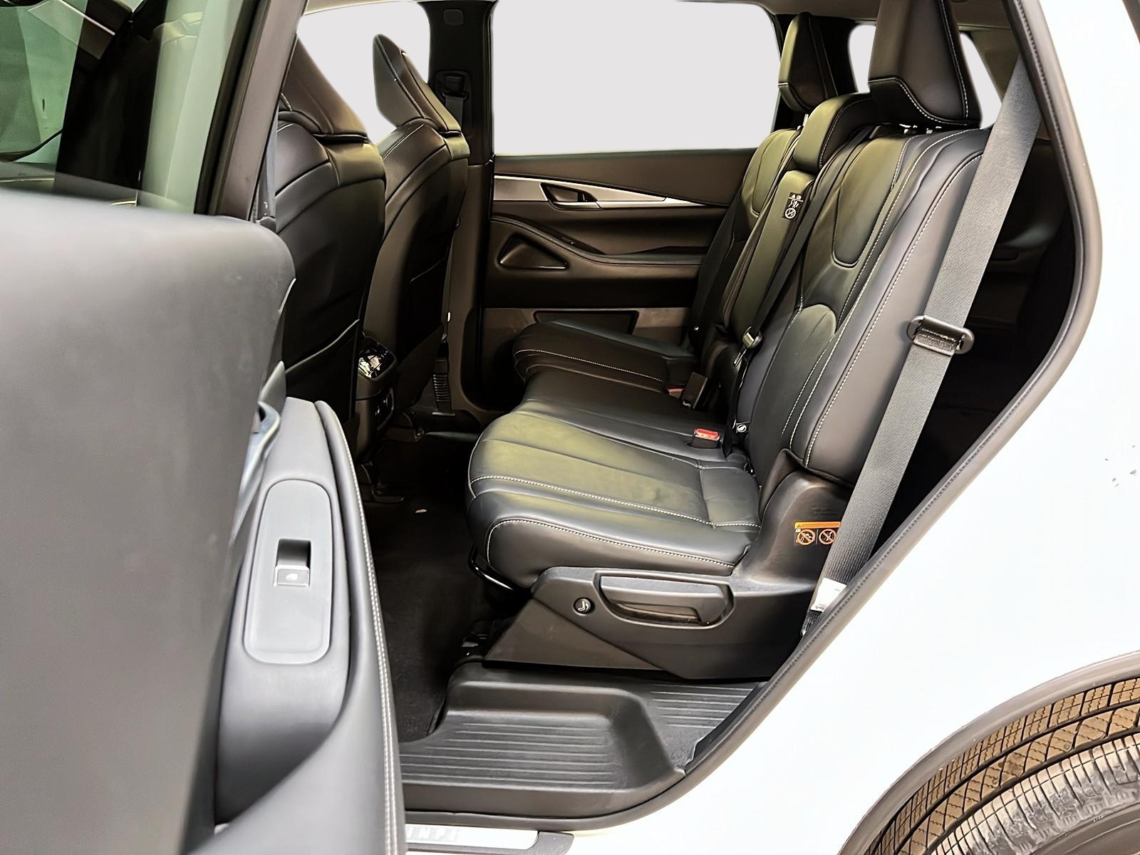 Infiniti QX60 LUXE CUIR TOIT PANO NAV 4RM 2023 - image #9