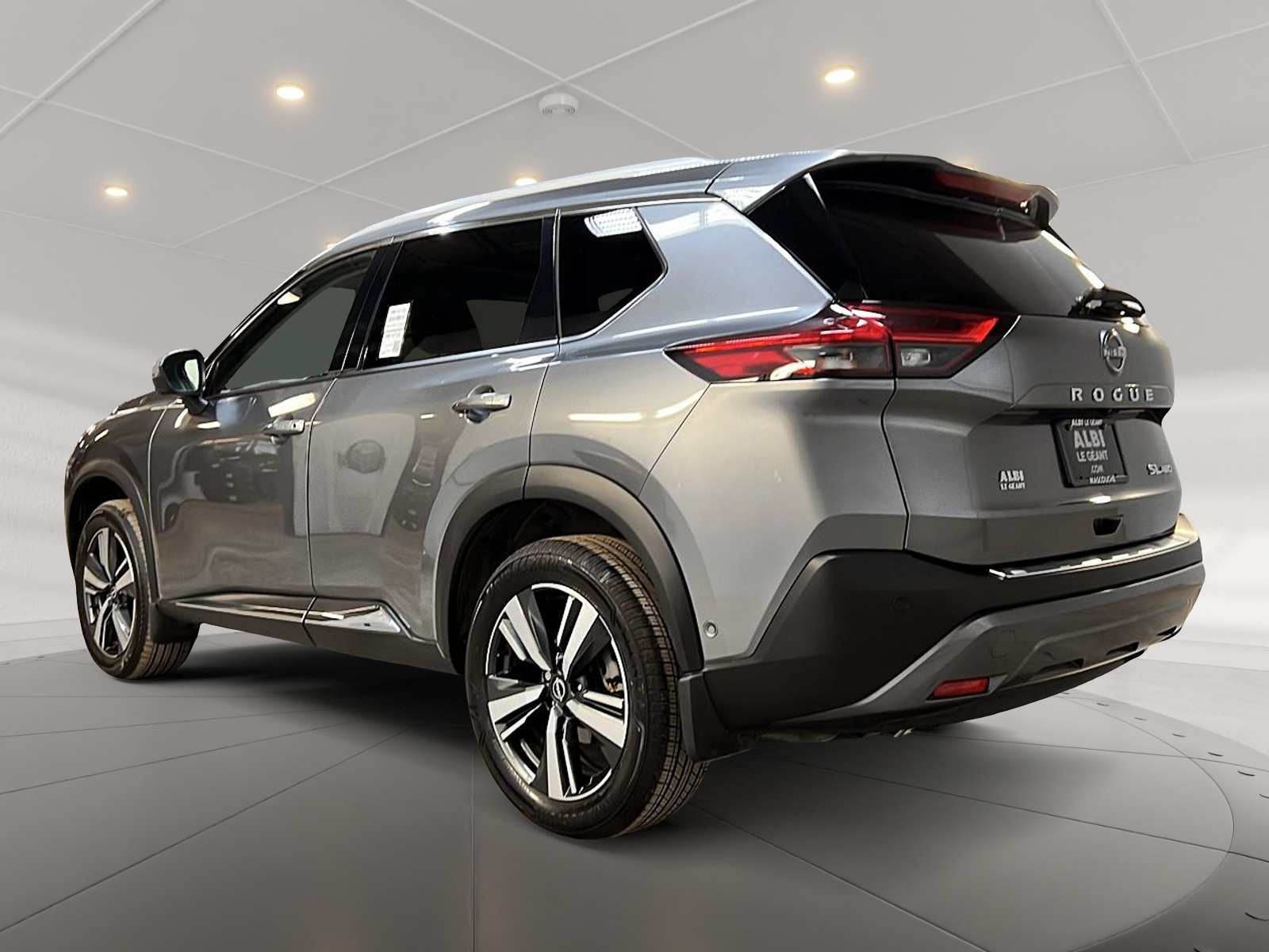 Nissan Rogue SL CUIR TOIT PANO NAV 4RM 2023 - image #6