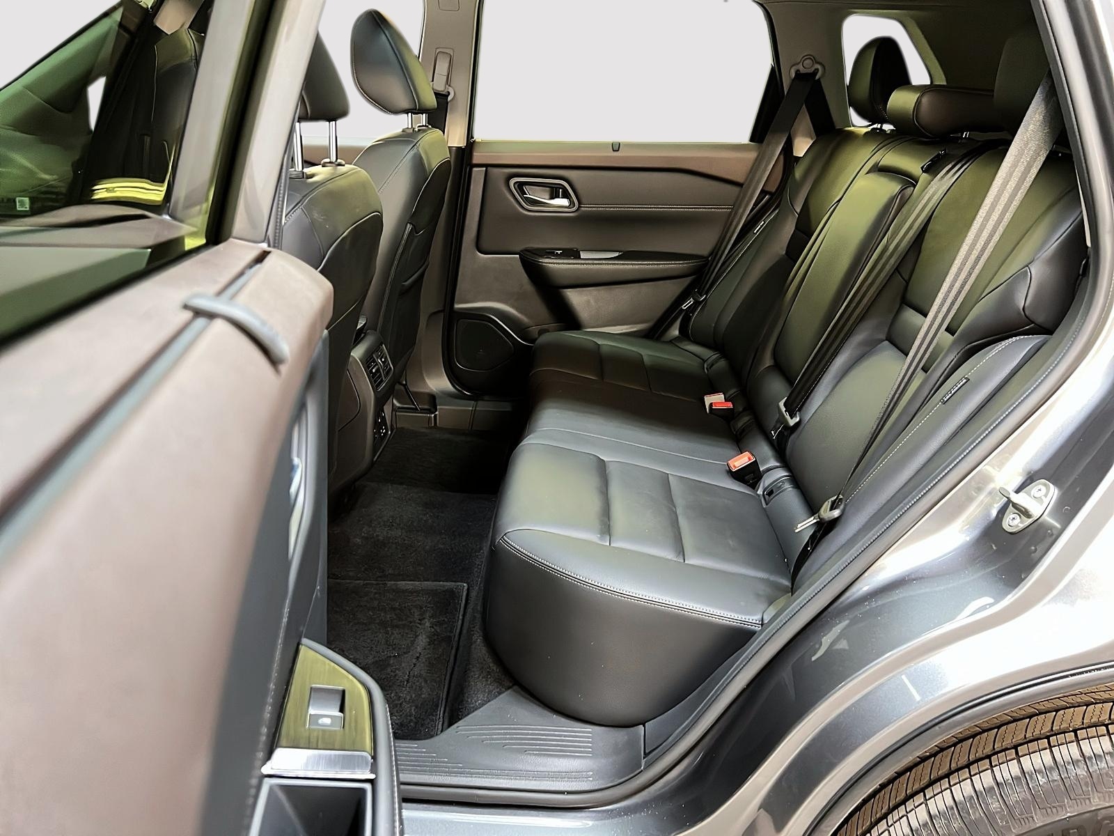 Nissan Rogue SL CUIR TOIT PANO NAV 4RM 2023 - image #9