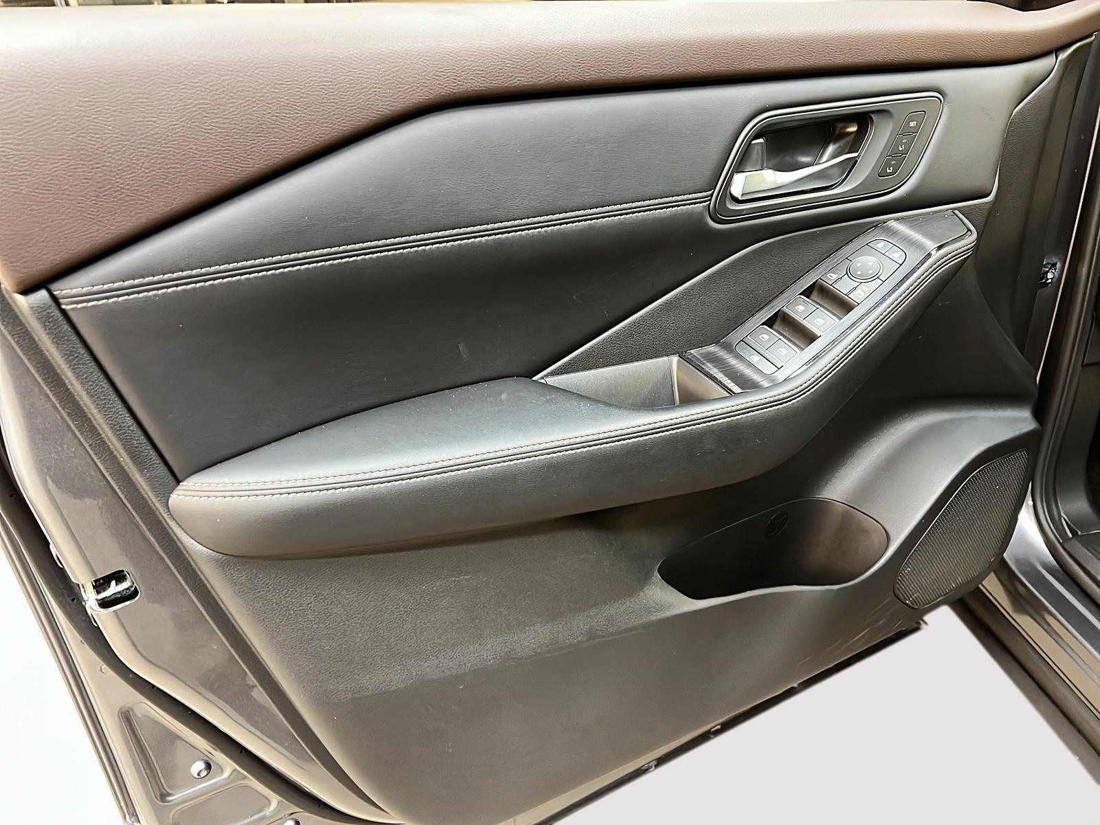 Nissan Rogue SL CUIR TOIT PANO NAV 4RM 2023 - image #26