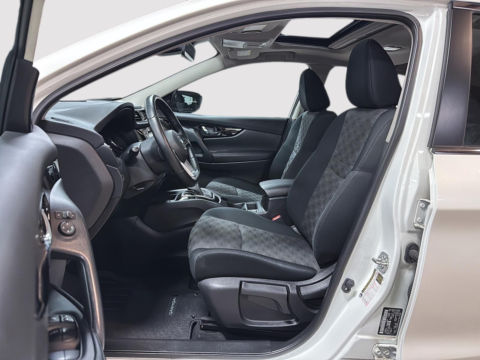 Nissan Qashqai SV TOIT 4RM 2023 - image #7