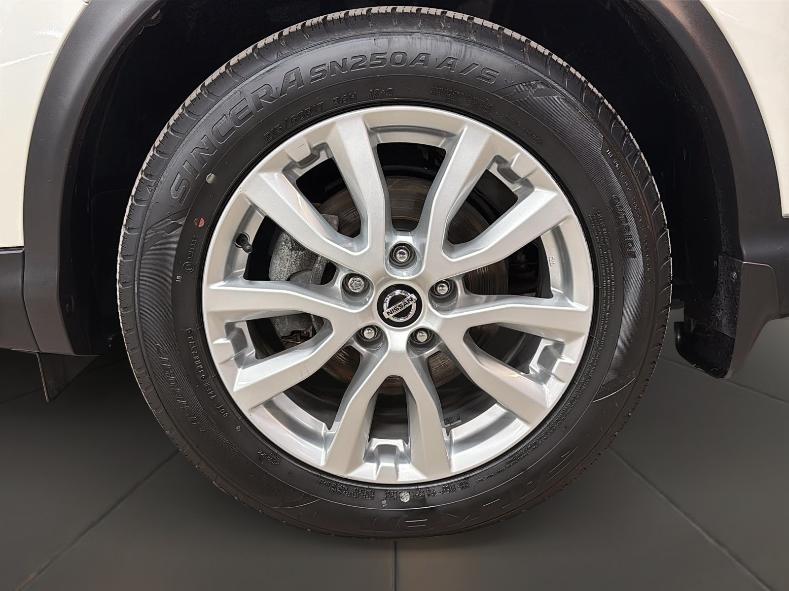 Nissan Qashqai SV TOIT 4RM 2023 - image #28