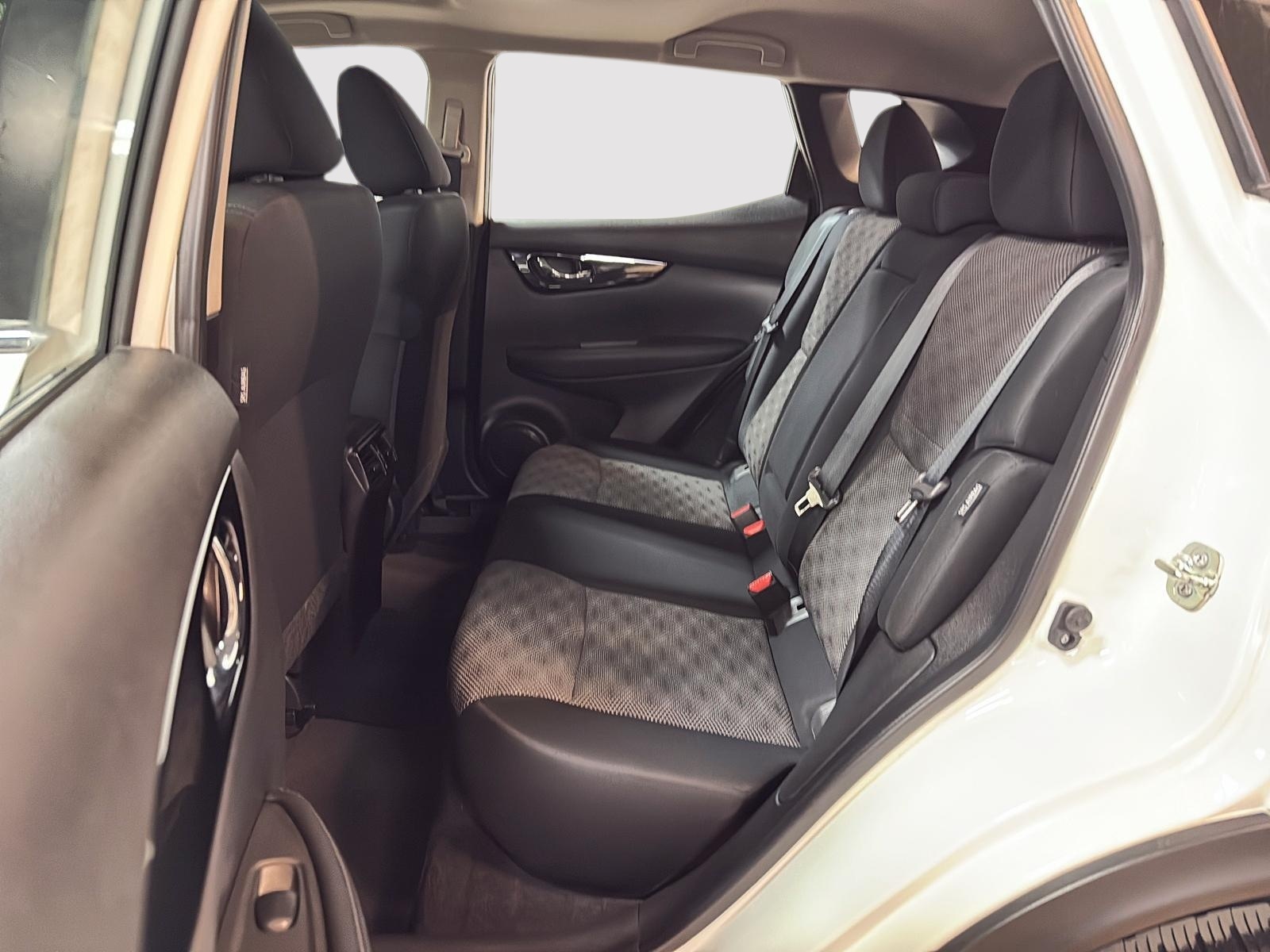 Nissan Qashqai SV TOIT 4RM 2023 - image #10
