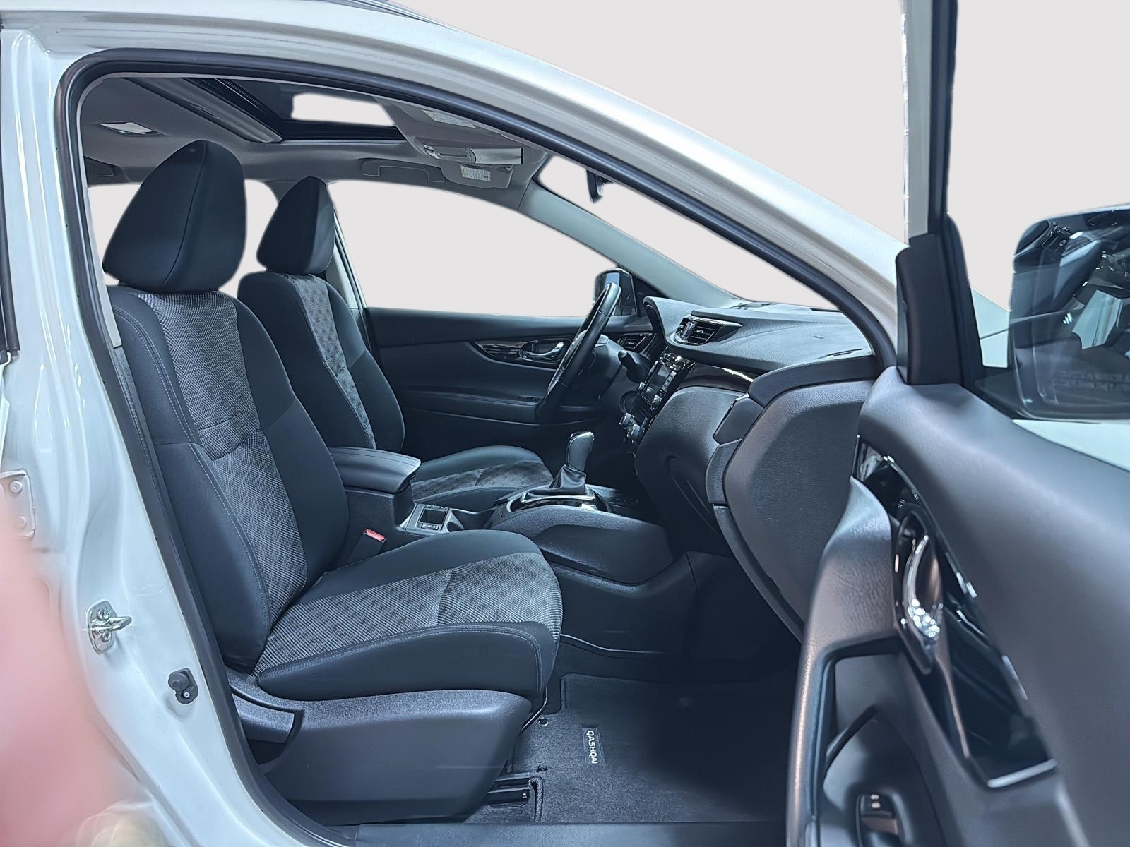 Nissan Qashqai SV TOIT 4RM 2023 - image #8