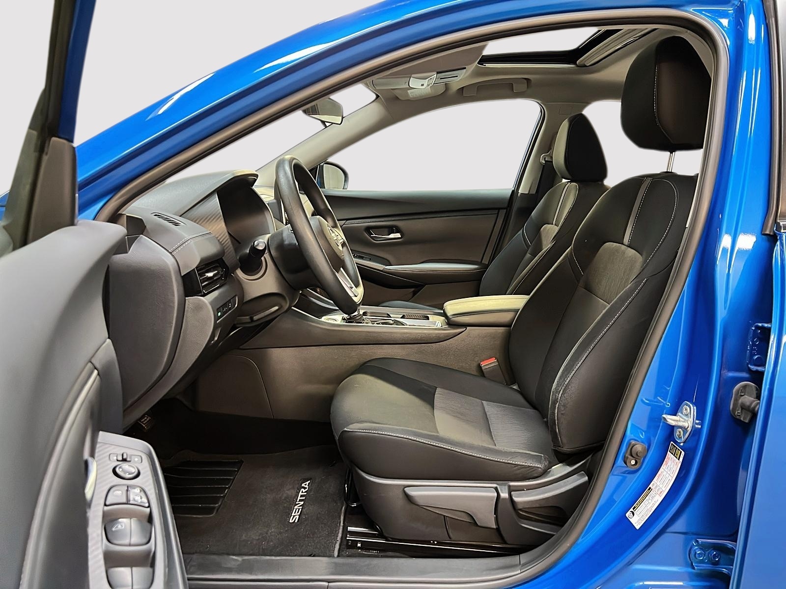 Nissan Sentra SV SPECIAL EDITION TOIT 2023 - image #7