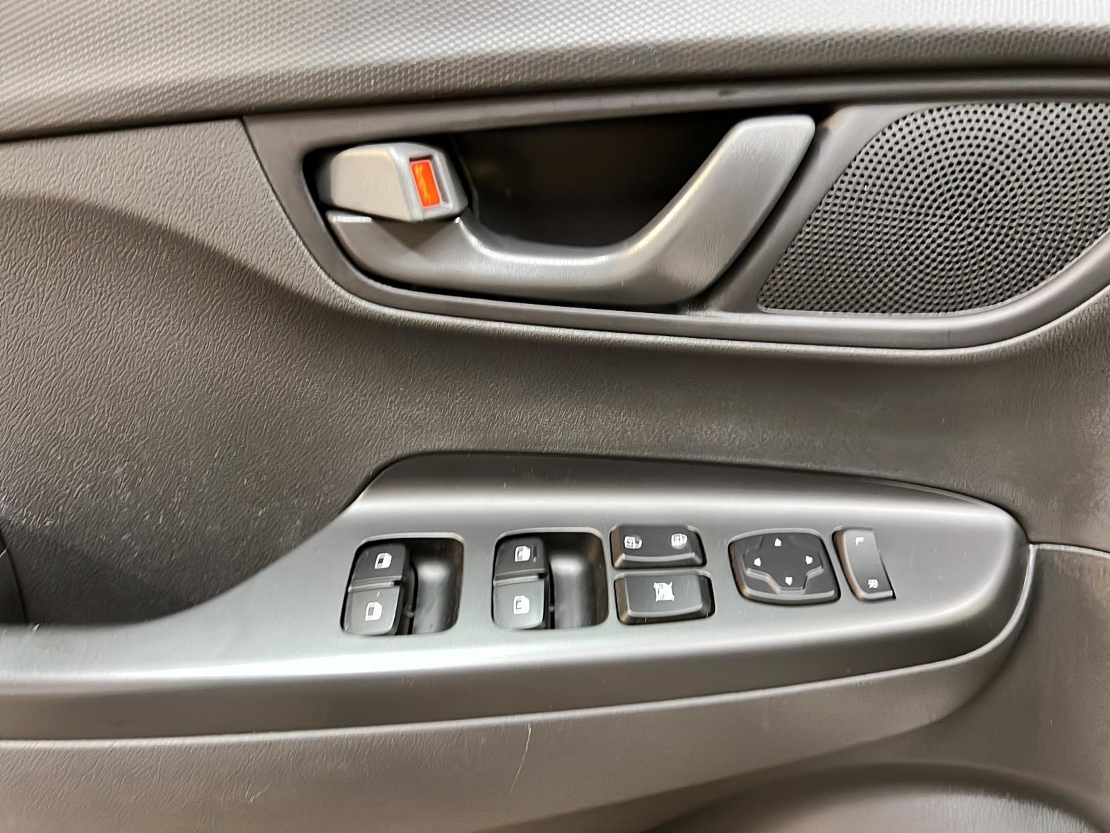 Hyundai Kona PREFERRED 4RM 2022 - image #21