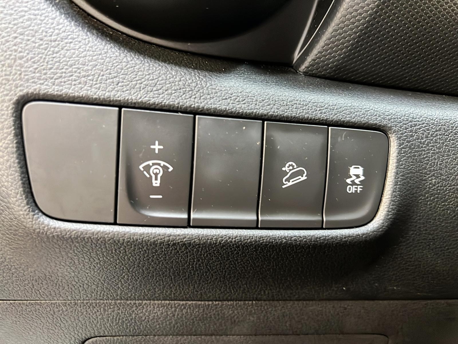 Hyundai Kona PREFERRED 4RM 2022 - image #20