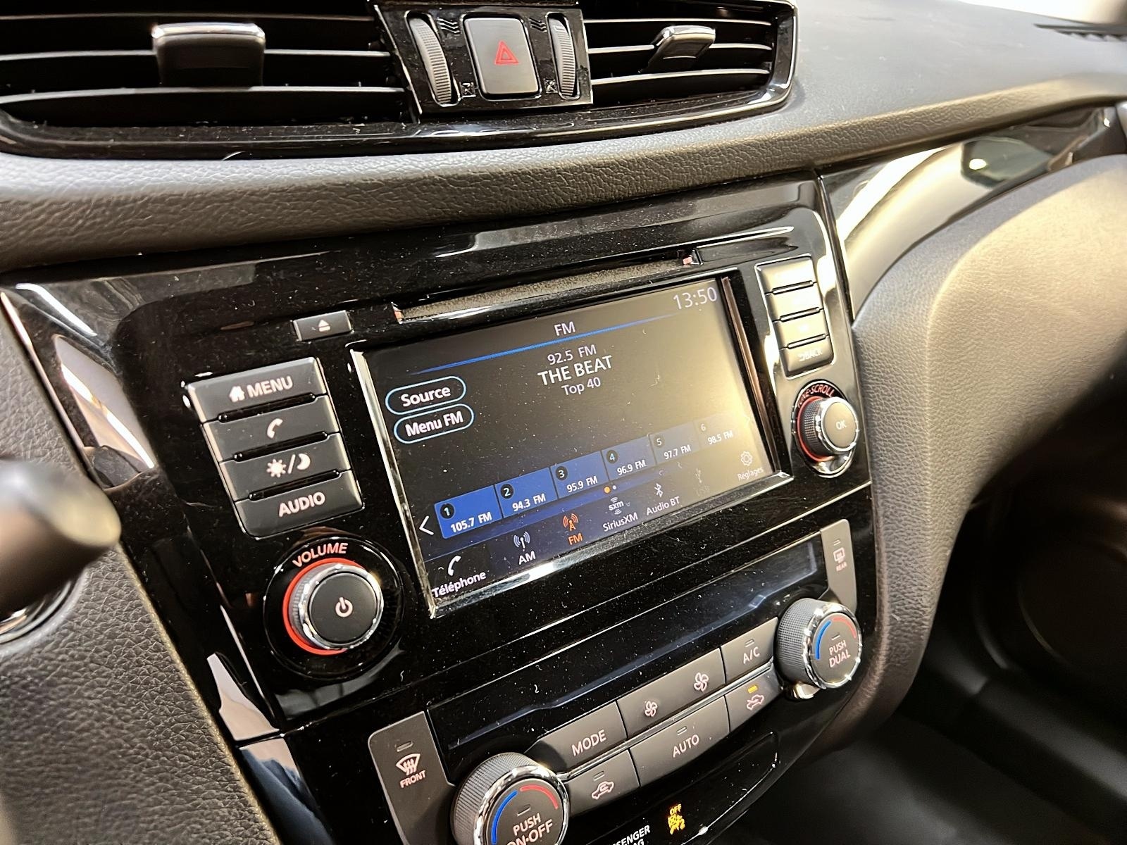 Nissan Qashqai SV TOIT 2022 - image #17