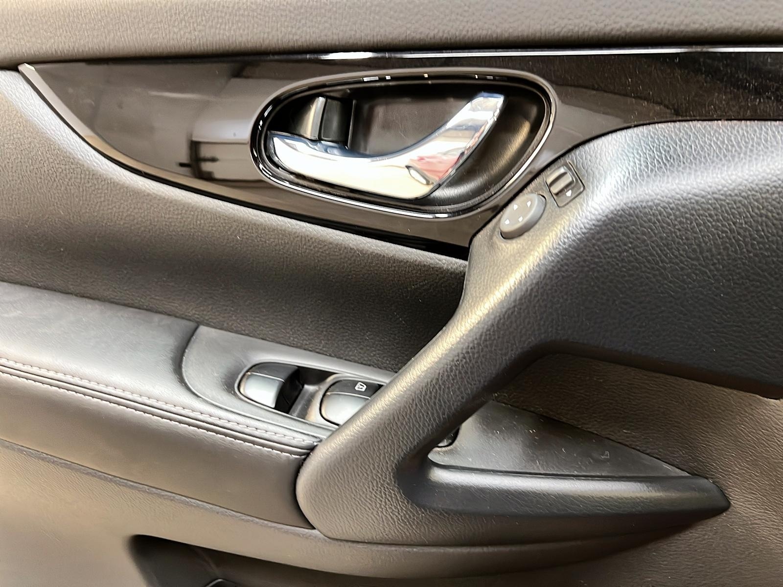 Nissan Qashqai SV TOIT 2022 - image #23