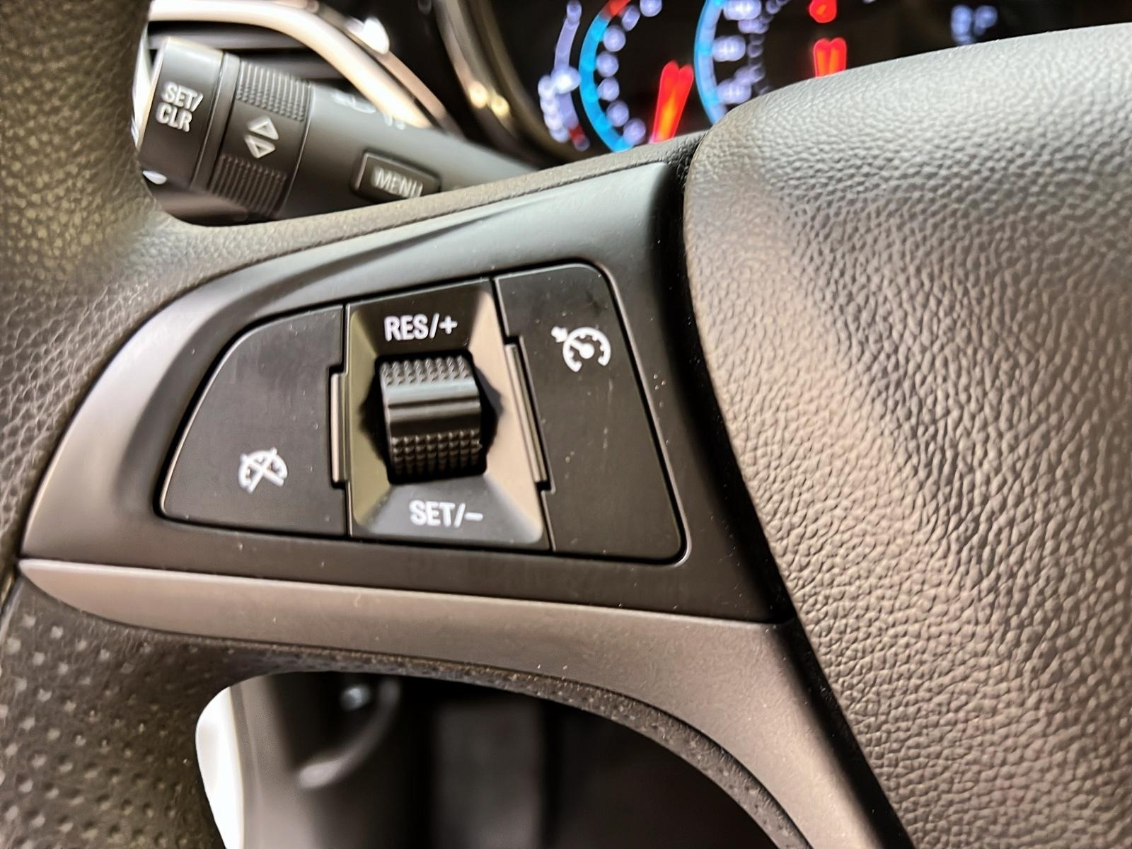 Chevrolet Spark 1LT 2022 - image #18