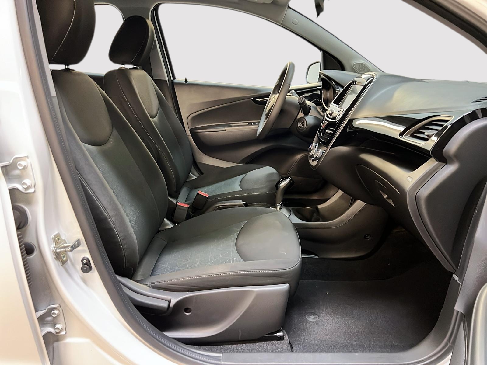 Chevrolet Spark 1LT 2022 - image #8