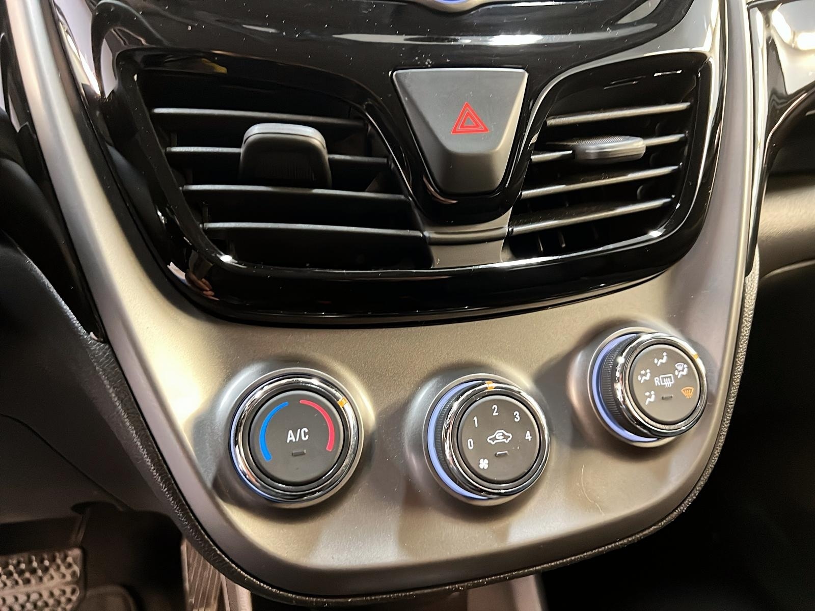 Chevrolet Spark 1LT 2022 - image #14