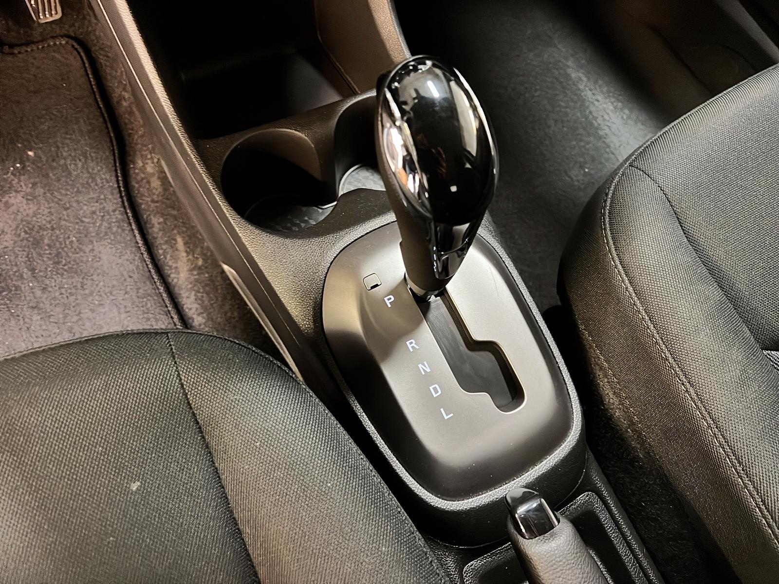 Chevrolet Spark 1LT 2022 - image #13