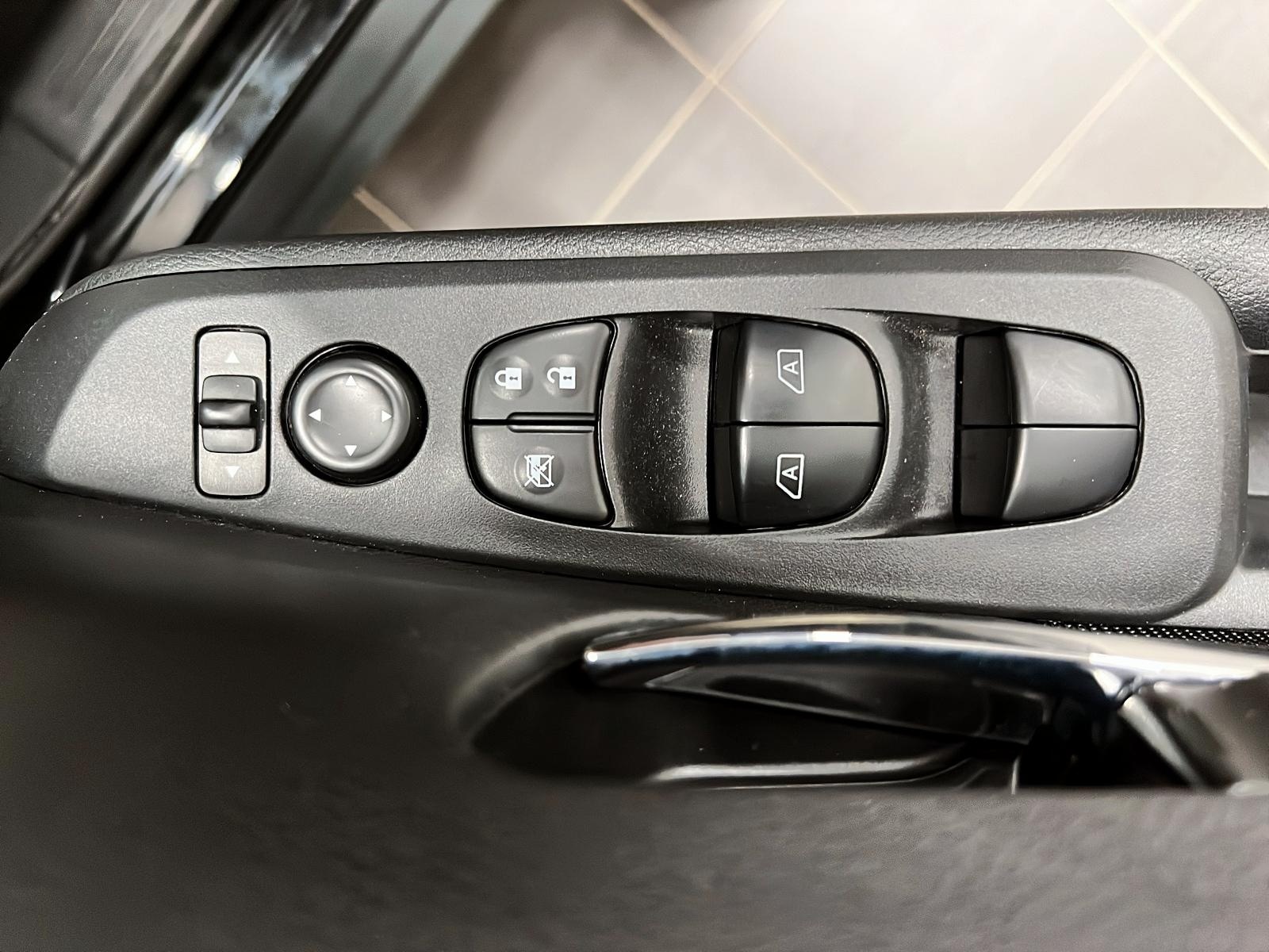 Nissan Kicks SV 2023 - image #13