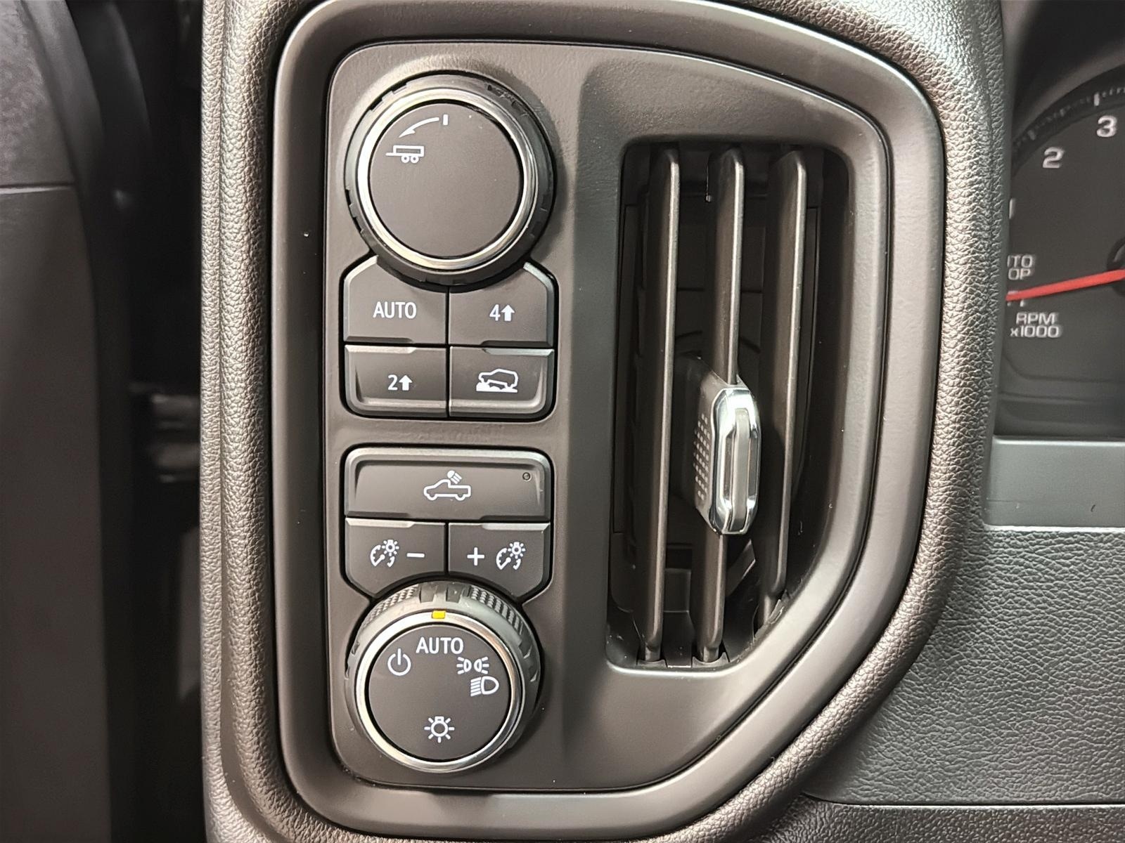 Chevrolet Silverado 1500 CUSTOM DOUBLE CAB 4X4 2025 - image #19