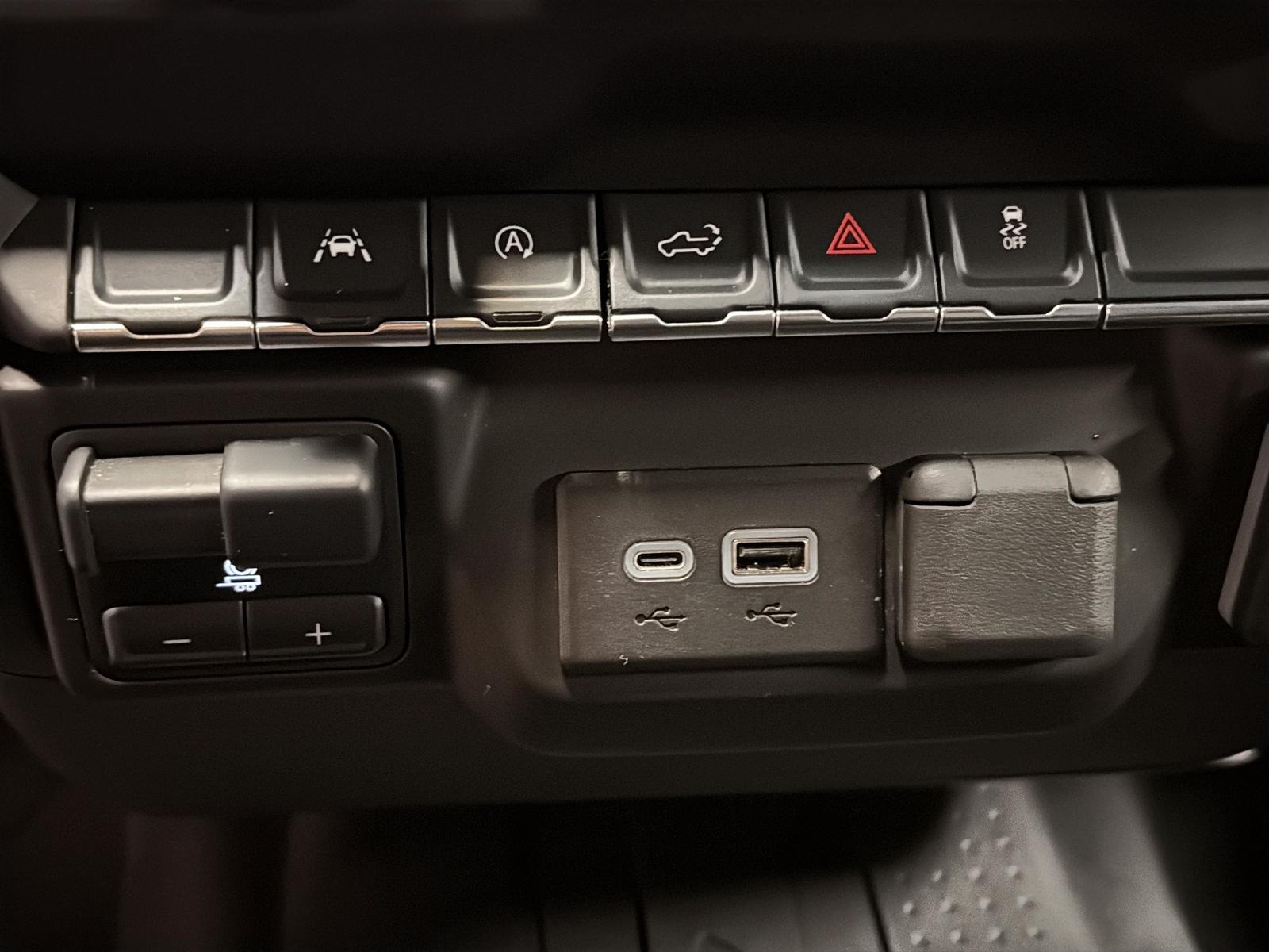 Chevrolet Silverado 1500 CUSTOM DOUBLE CAB 4X4 2025 - image #13